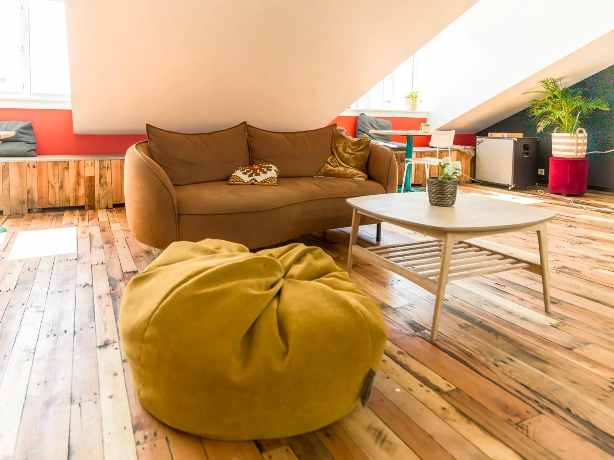 Lounge or bar in Loft - HI Eco Hostel