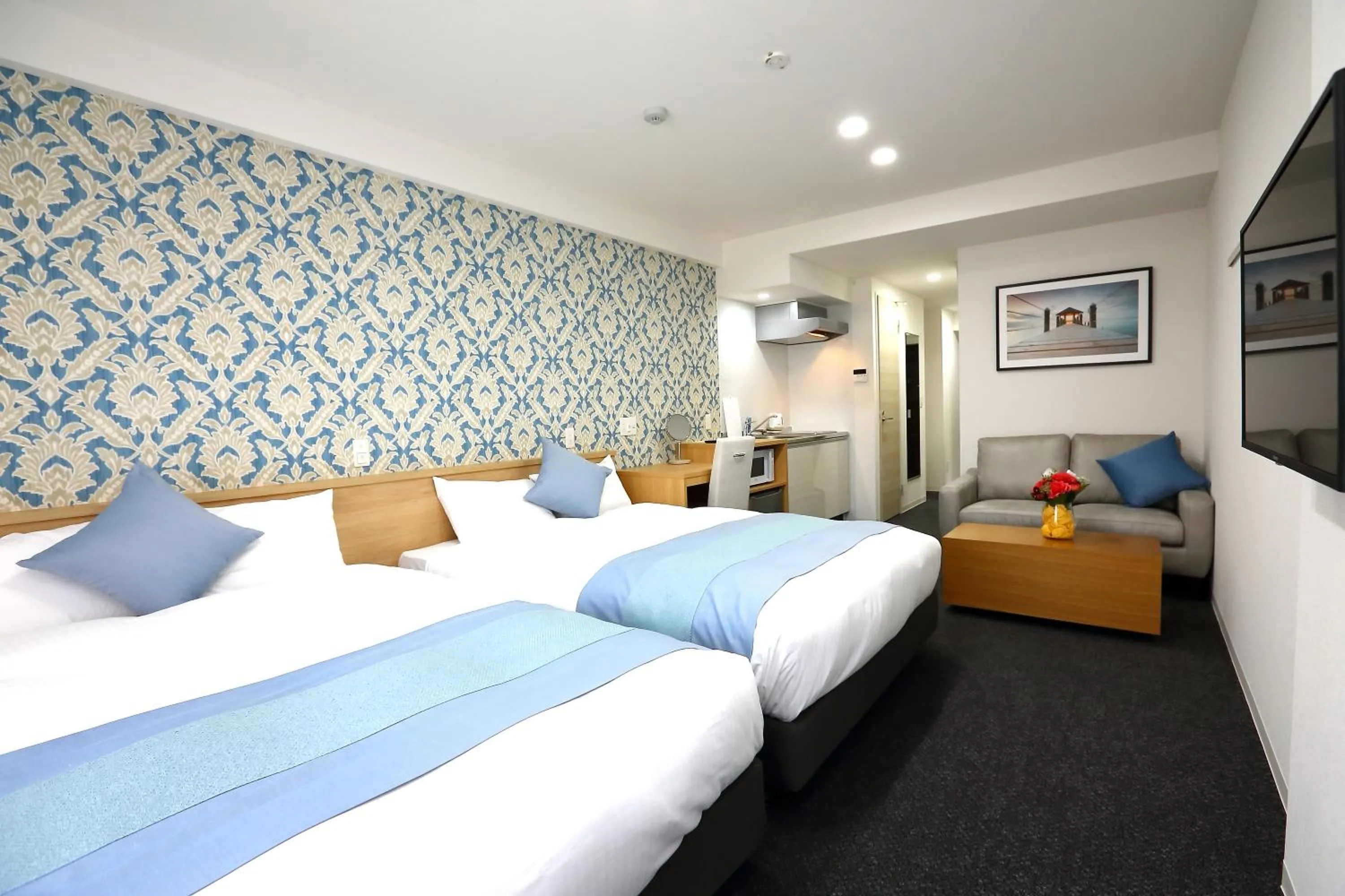 Photo of the whole room, Bed in Marina Sunrise Osaka Bay