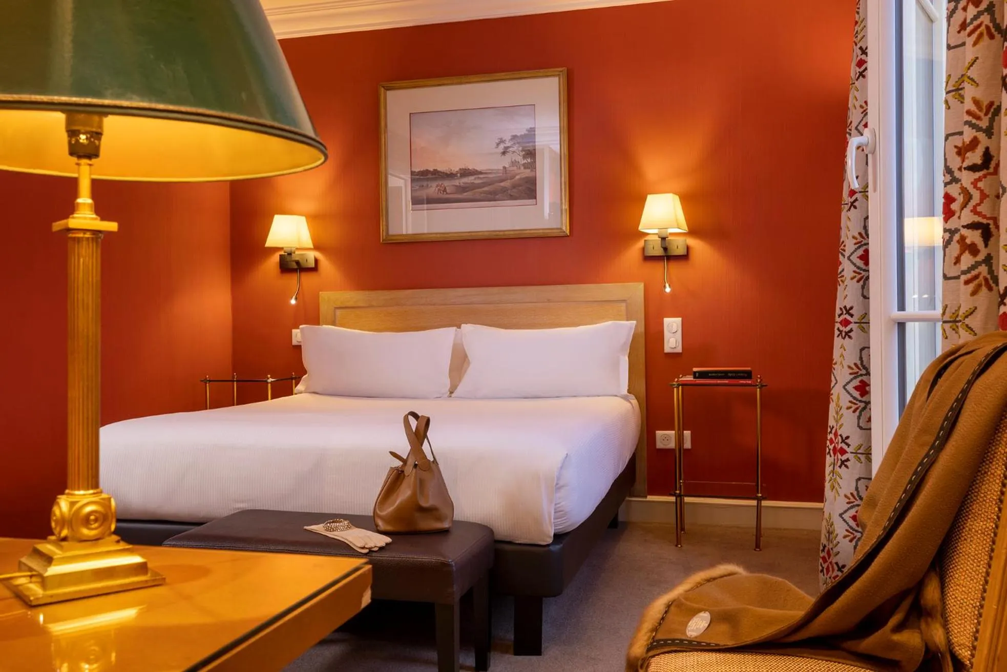 Bedroom, Bed in Le Littré