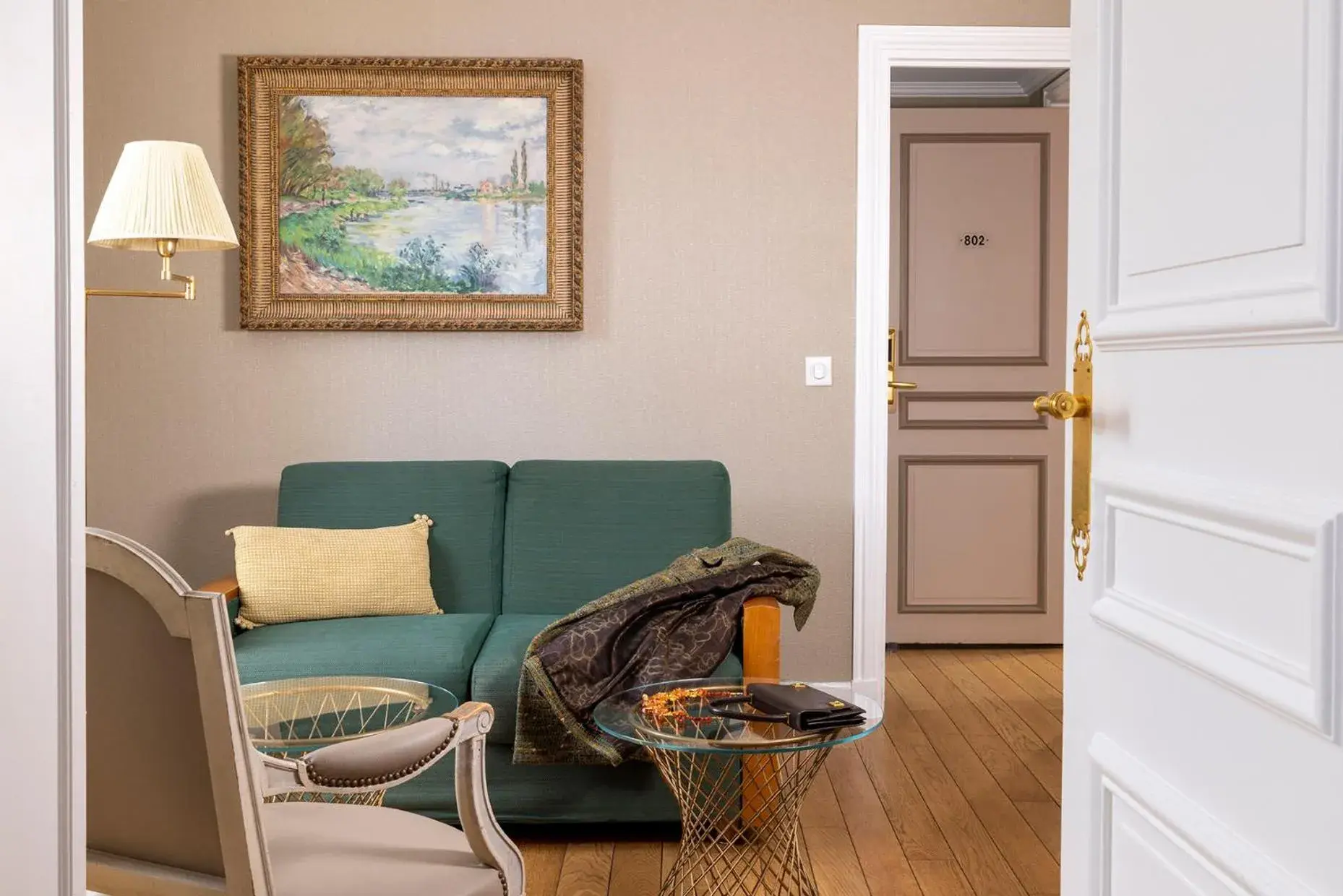 Suite in Le Littré Suite in Le Littré