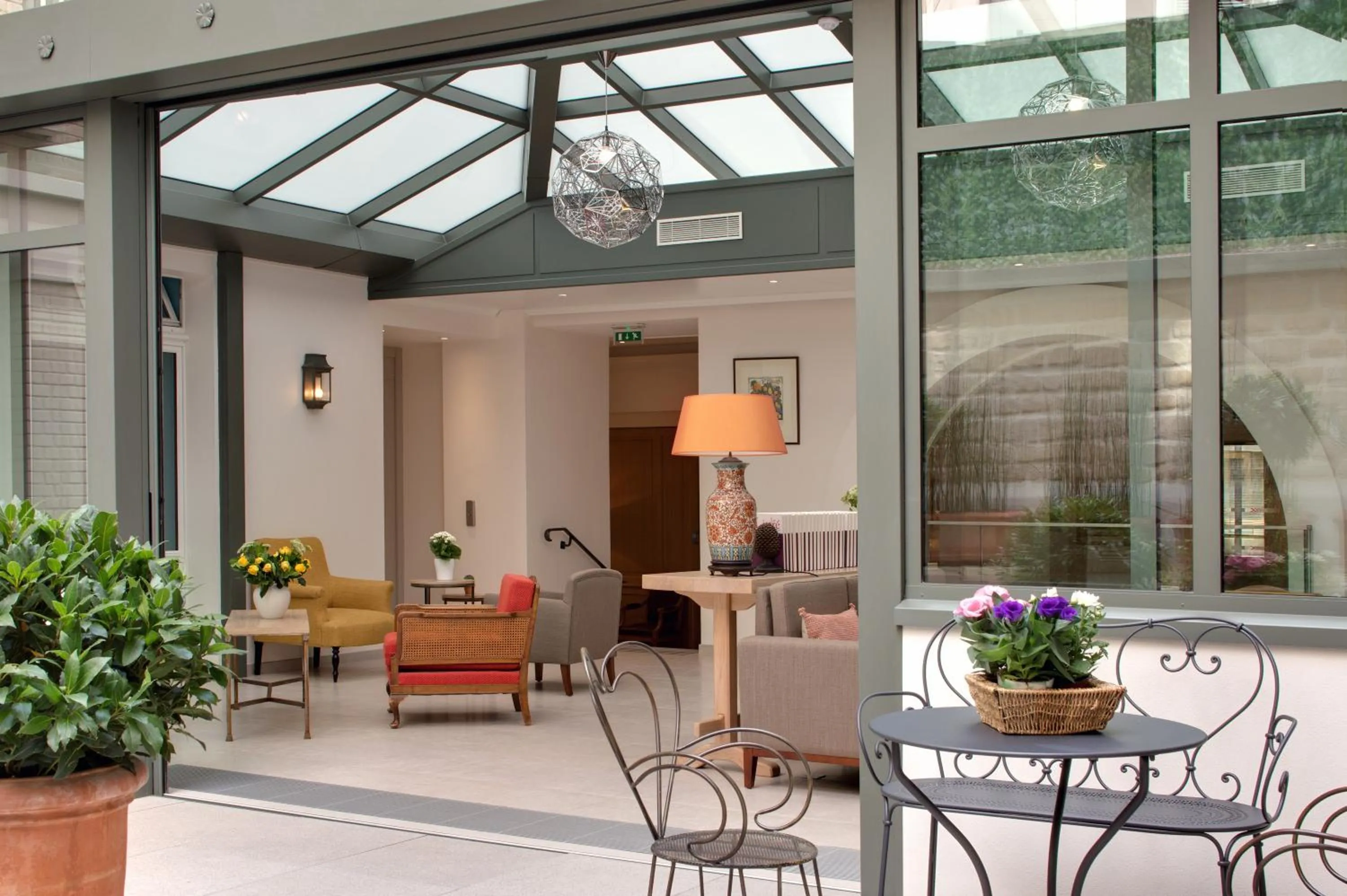 Lobby or reception in Le Littré