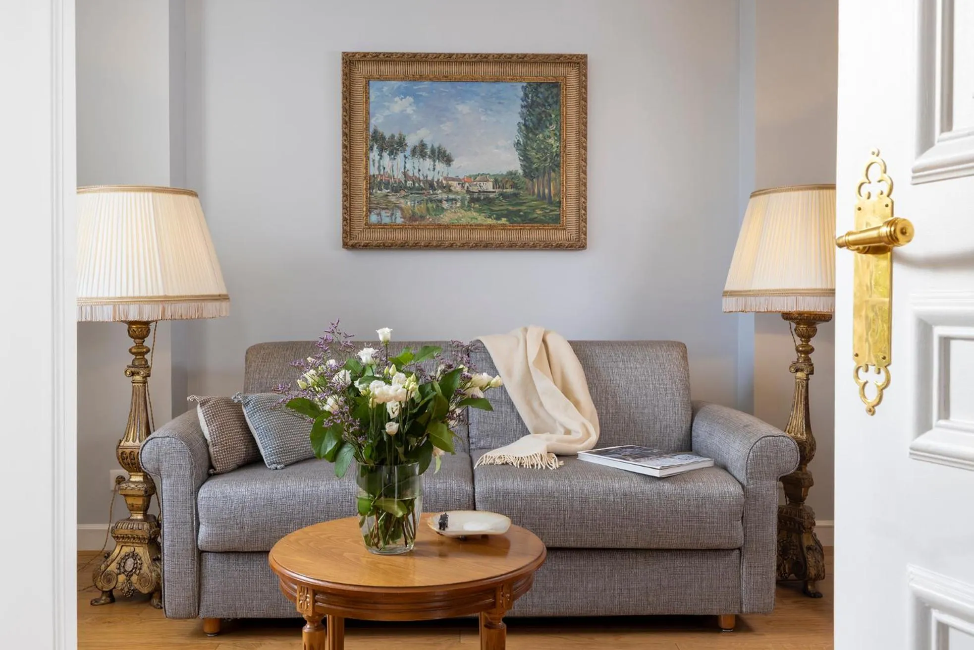 Bedroom in Le Littré