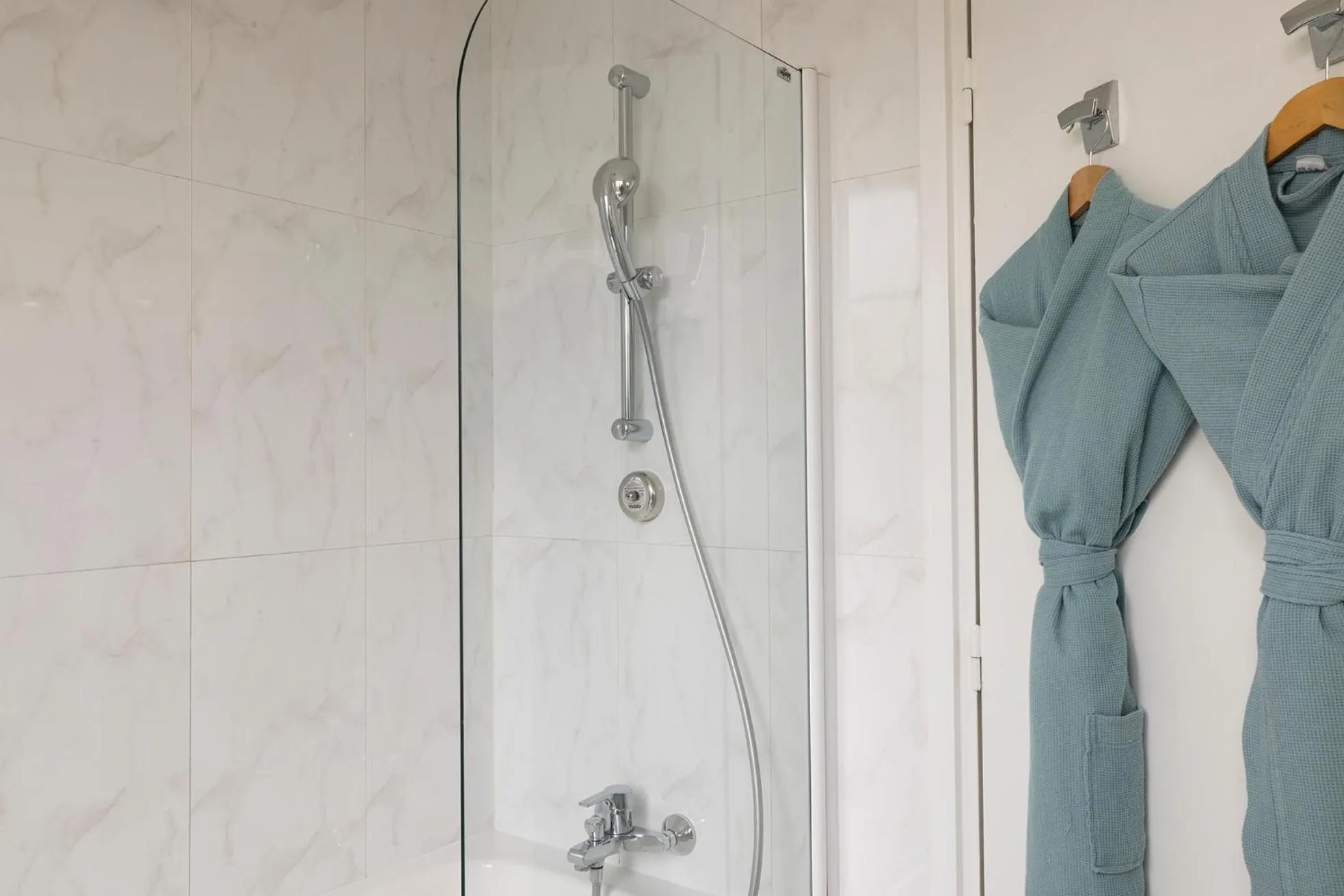 Bathroom in Le Littré