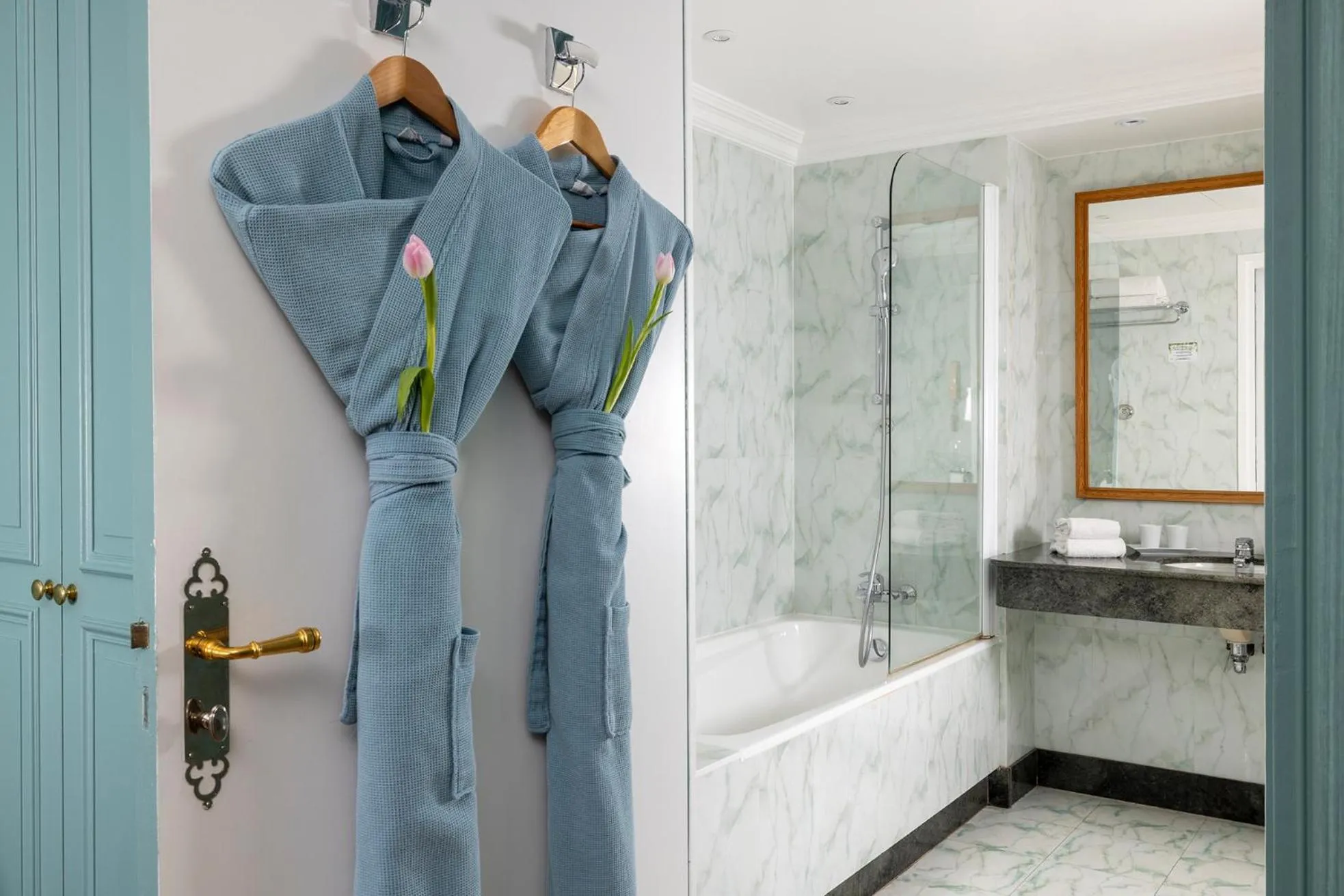 Bathroom in Le Littré