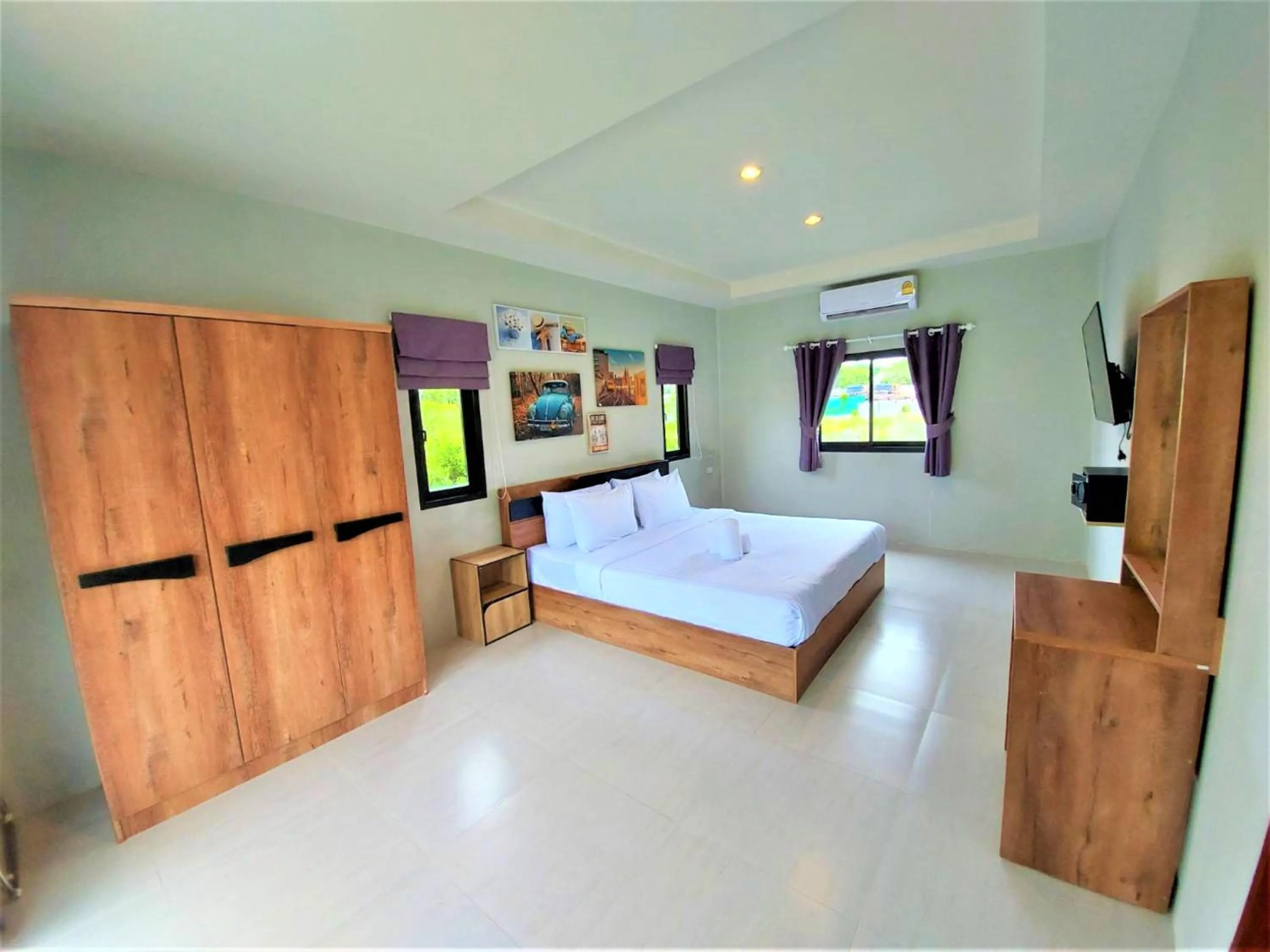 Bedroom, Bed in Malinee Resort