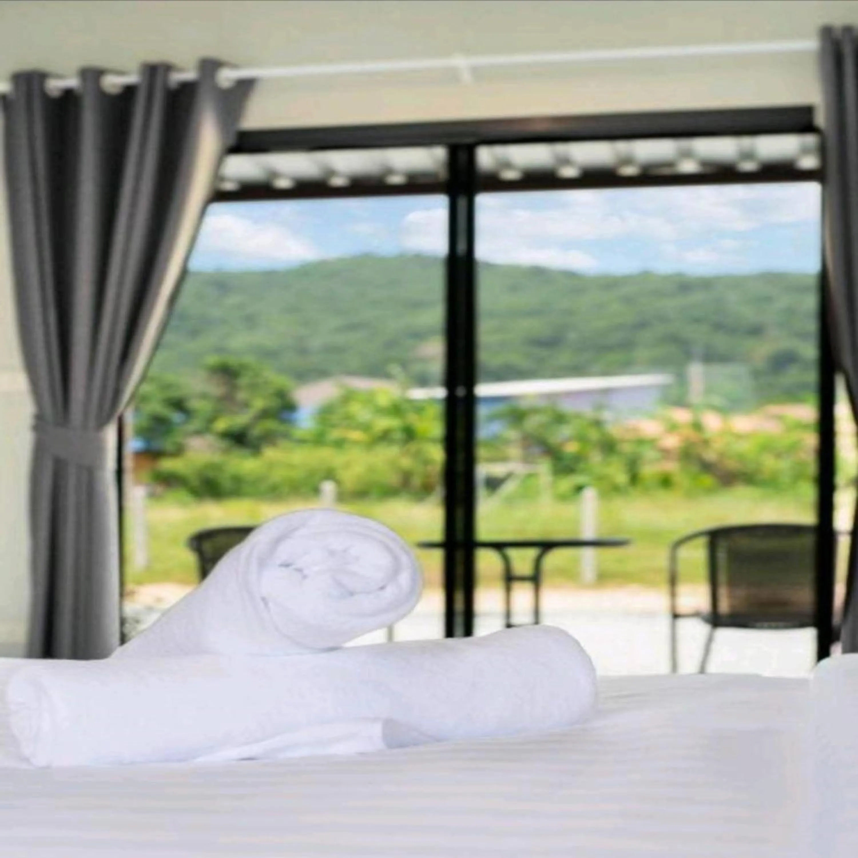 Bedroom, Bed in Malinee Resort