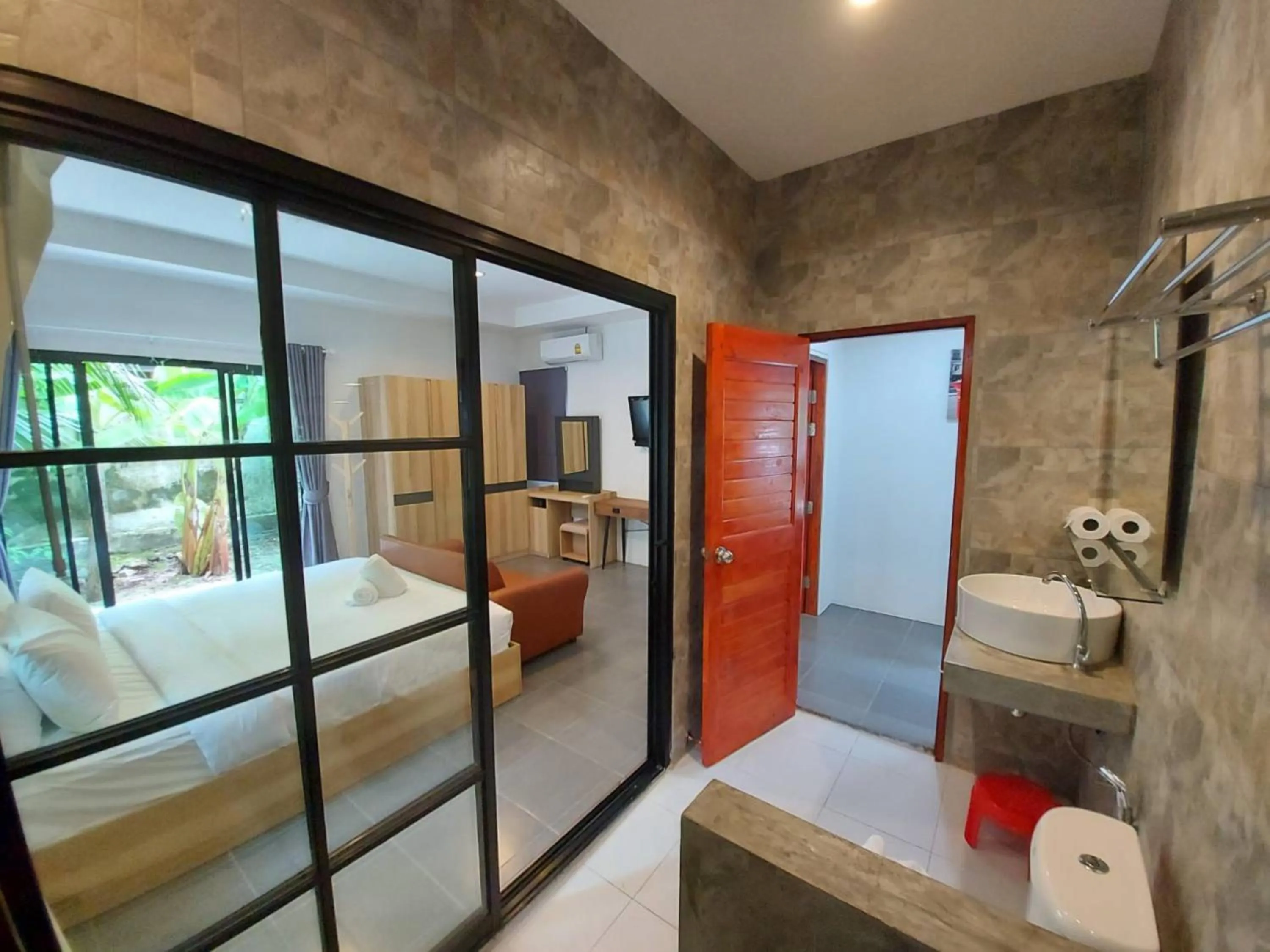Bathroom, Bed in Malinee Resort