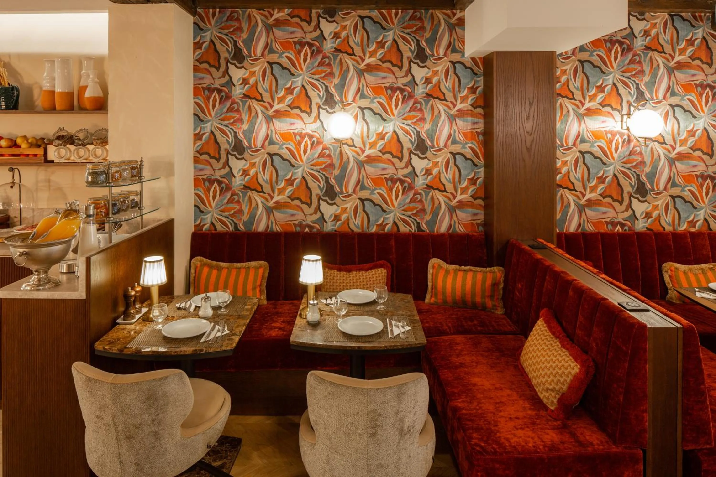 Breakfast in Hotel Des Deux Continents