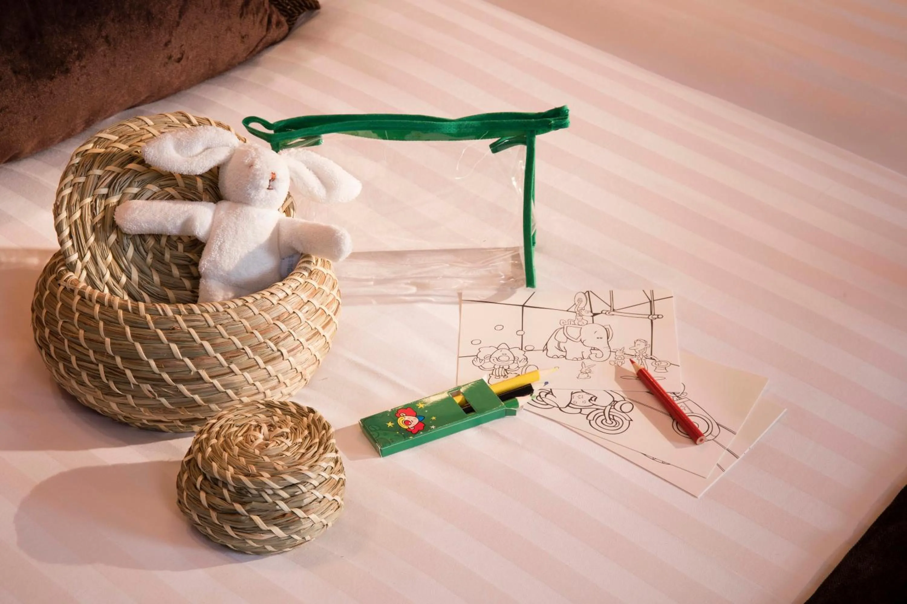 children in Hotel Des Deux Continents