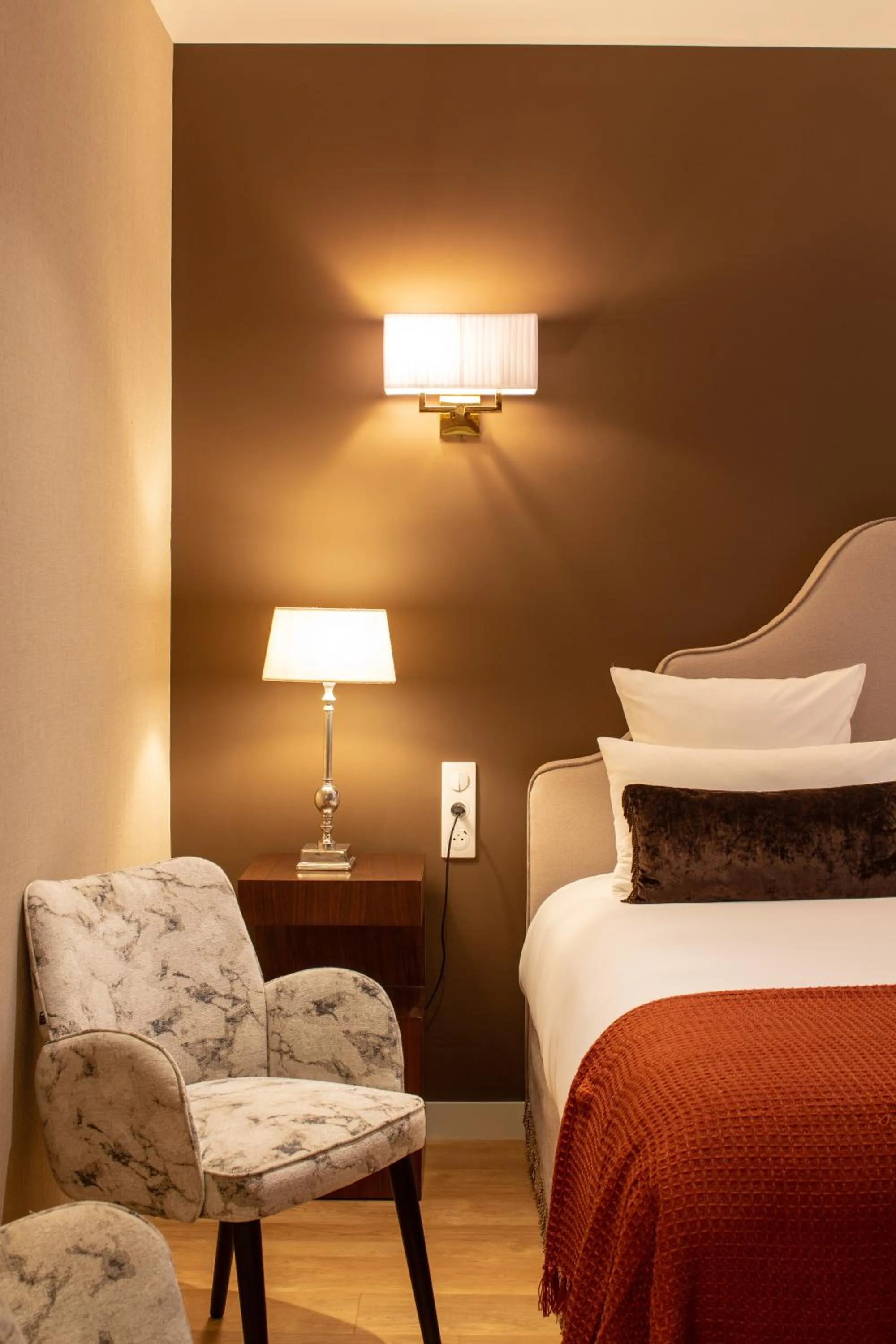 Decorative detail, Bed in Hotel Des Deux Continents