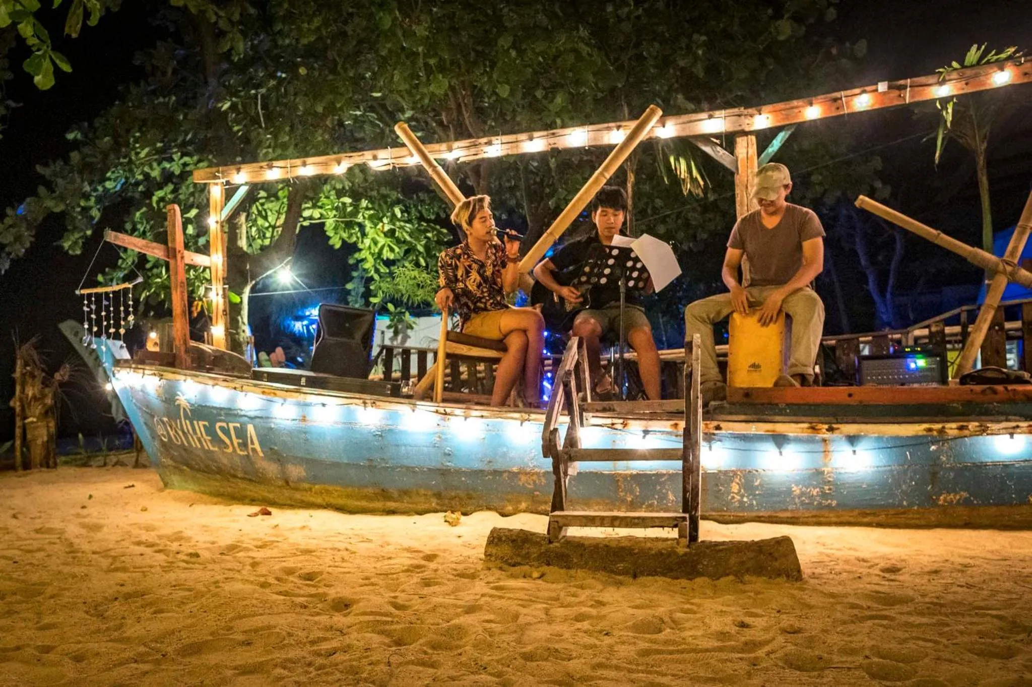 Restaurant/places to eat in By The Sea Koh Mak Boutique Guesthouse