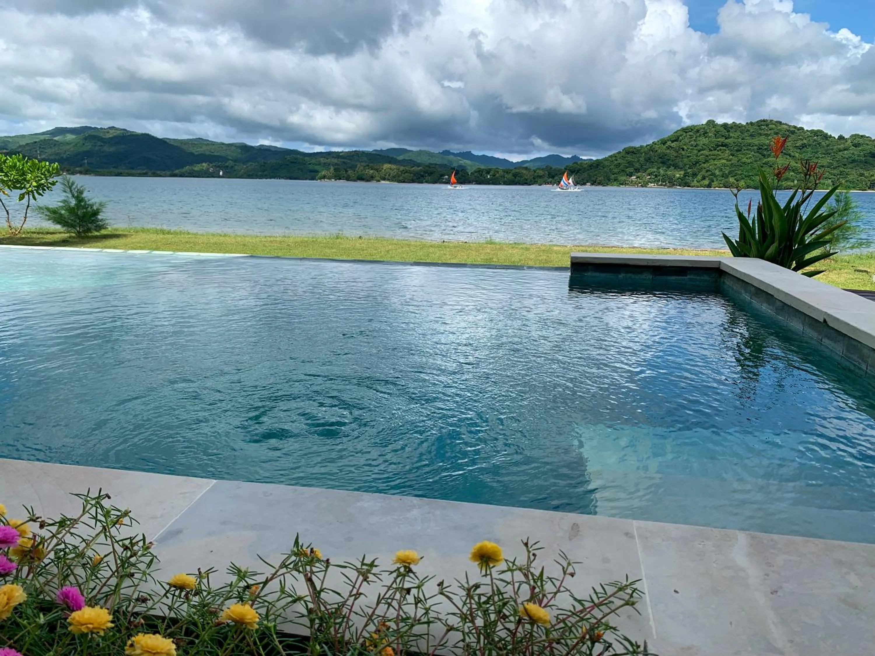 Day in The Club Villas Lombok