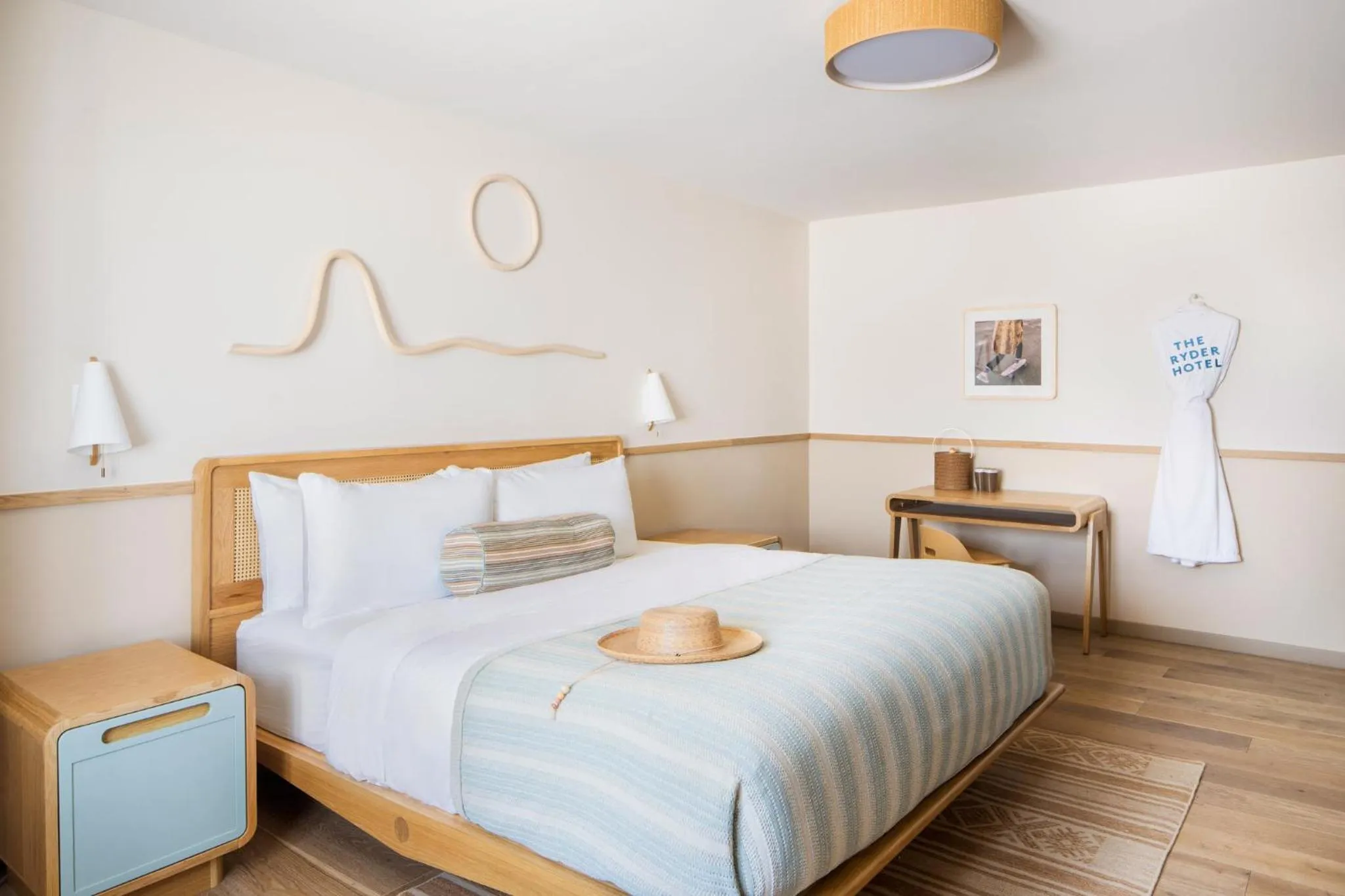 Photo of the whole room, Bed in The Ryder Hotel