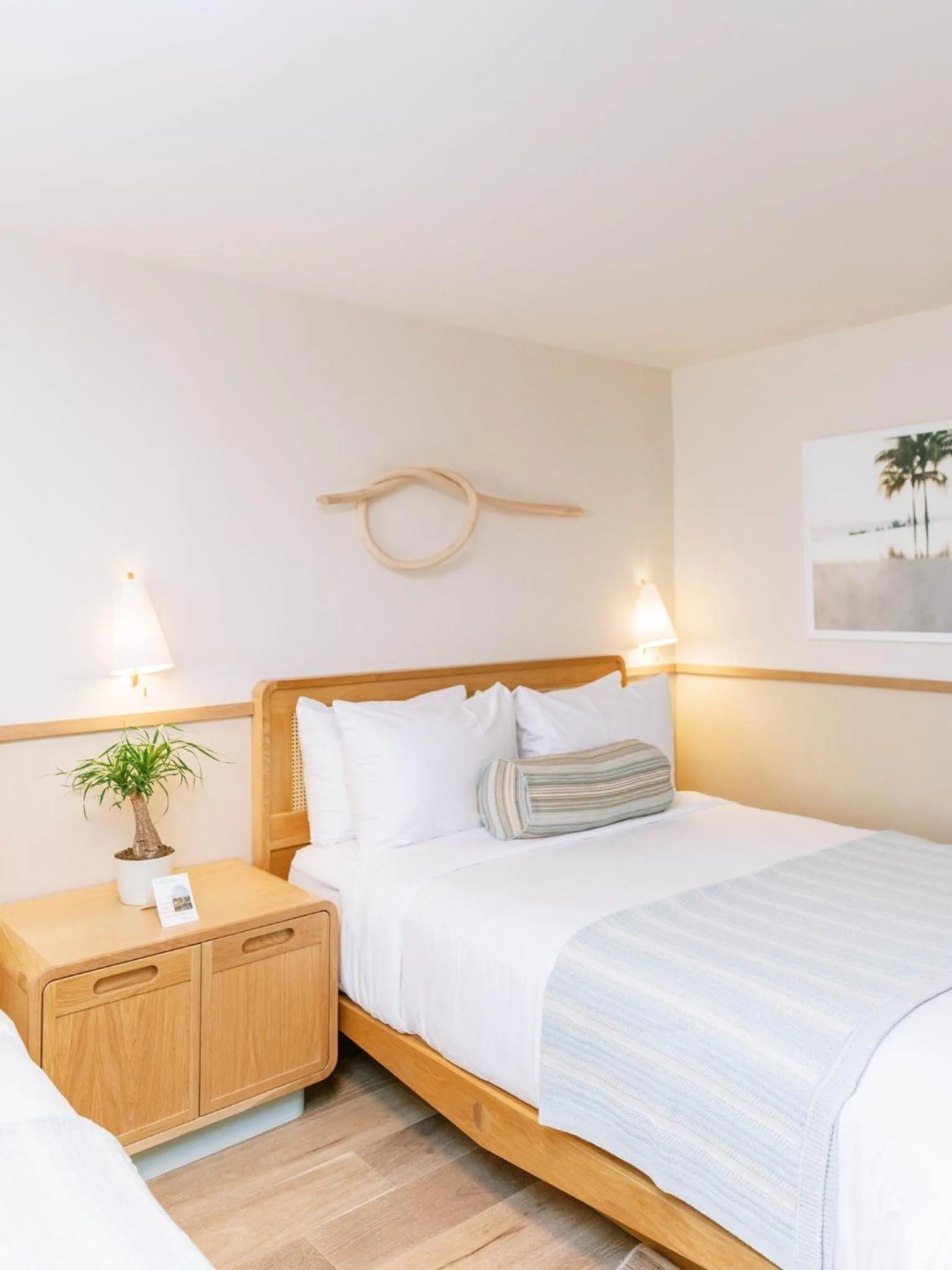 Photo of the whole room, Bed in The Ryder Hotel