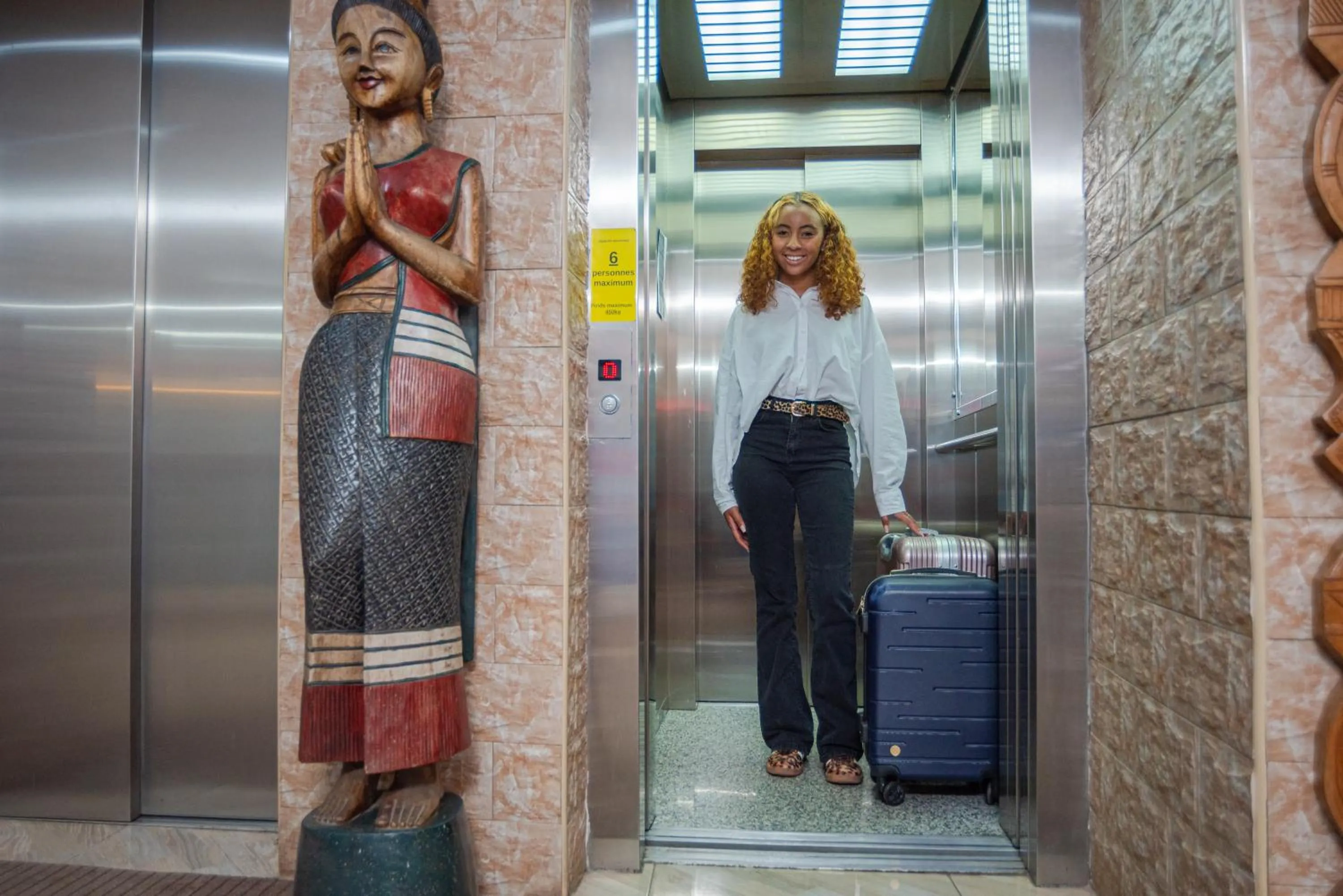 People in Hotel Le Pousse Pousse