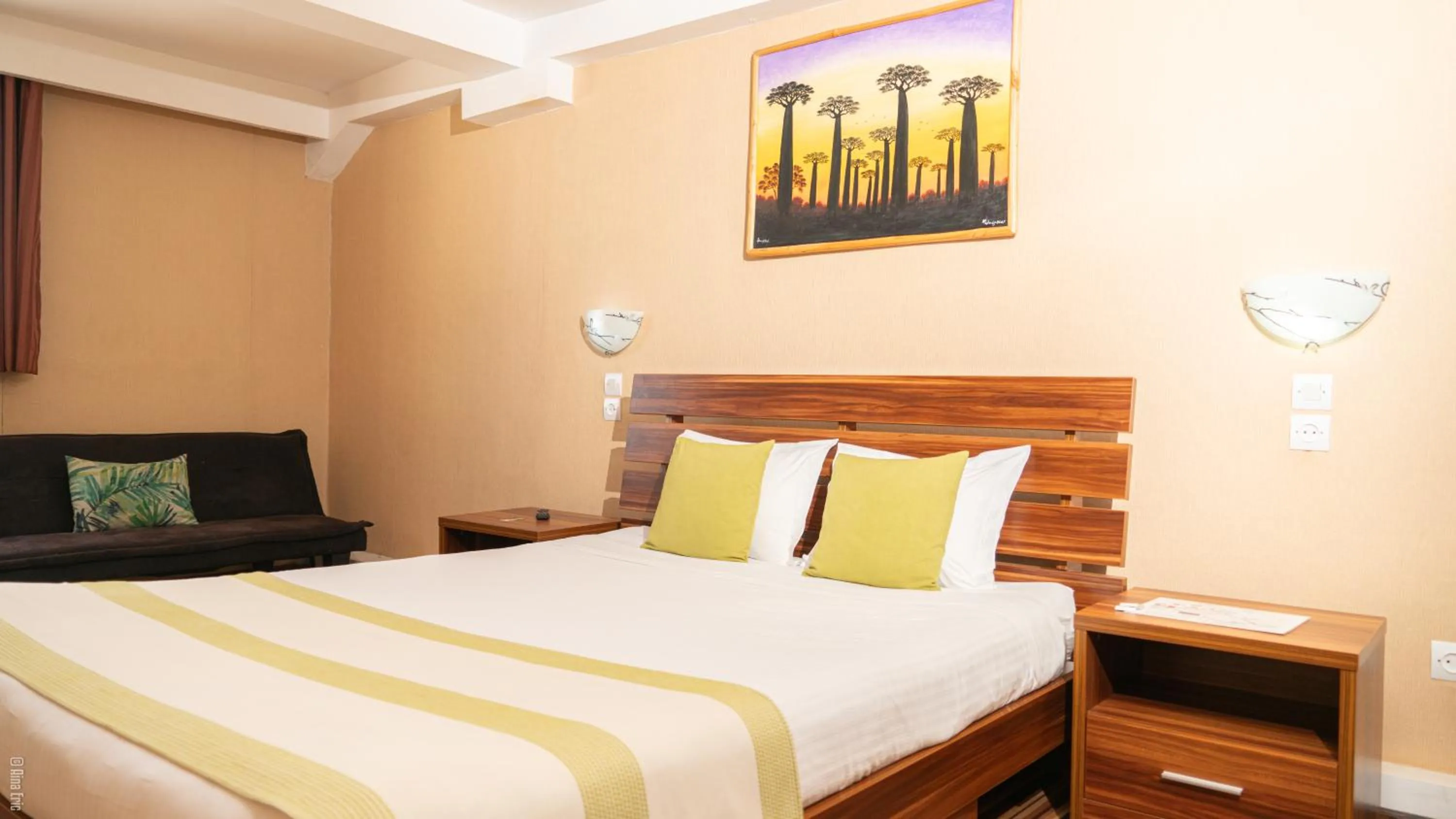 Photo of the whole room, Bed in Hotel Le Pousse Pousse