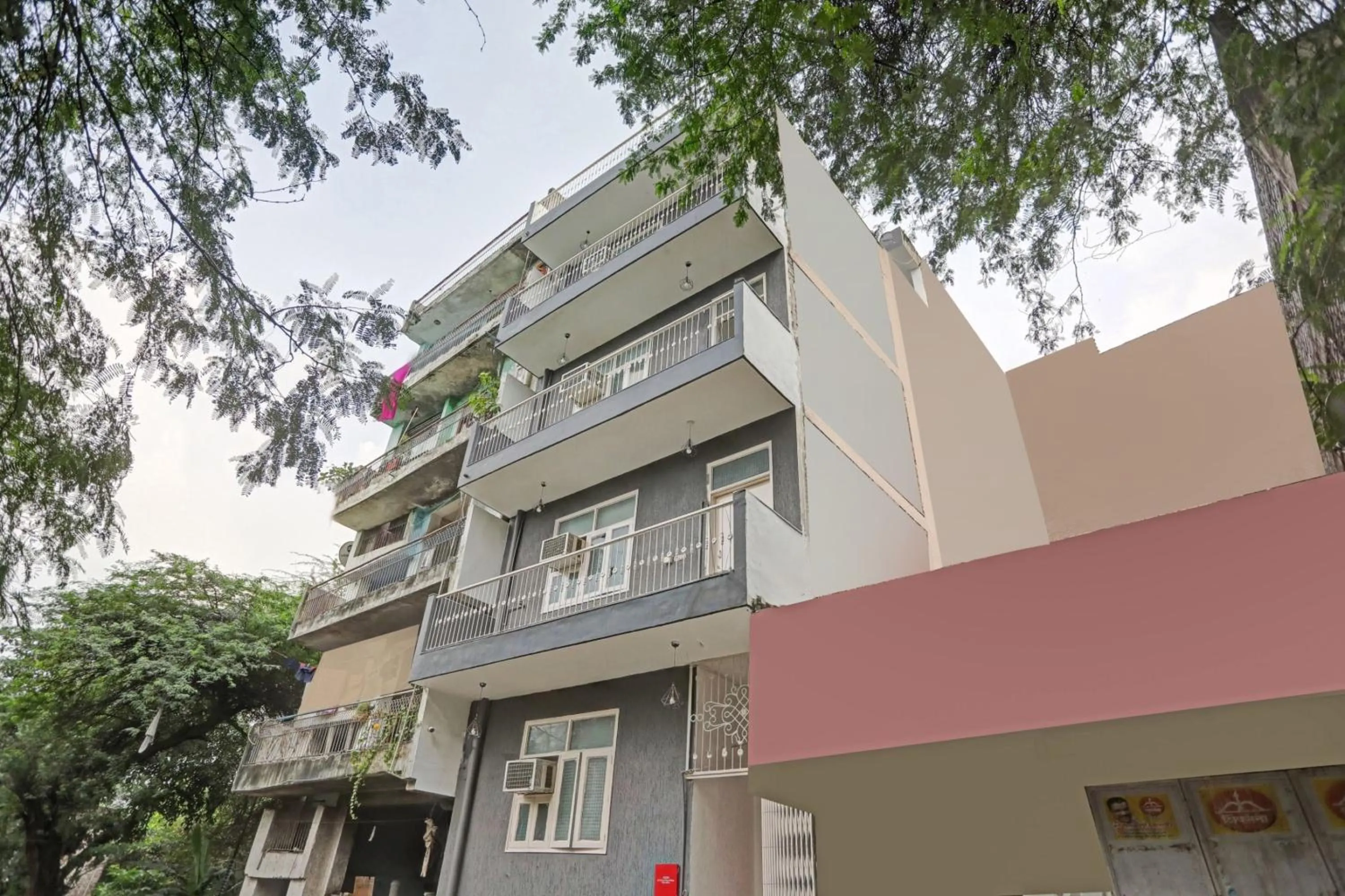 Facade/entrance in Hotel O The Premium Villa