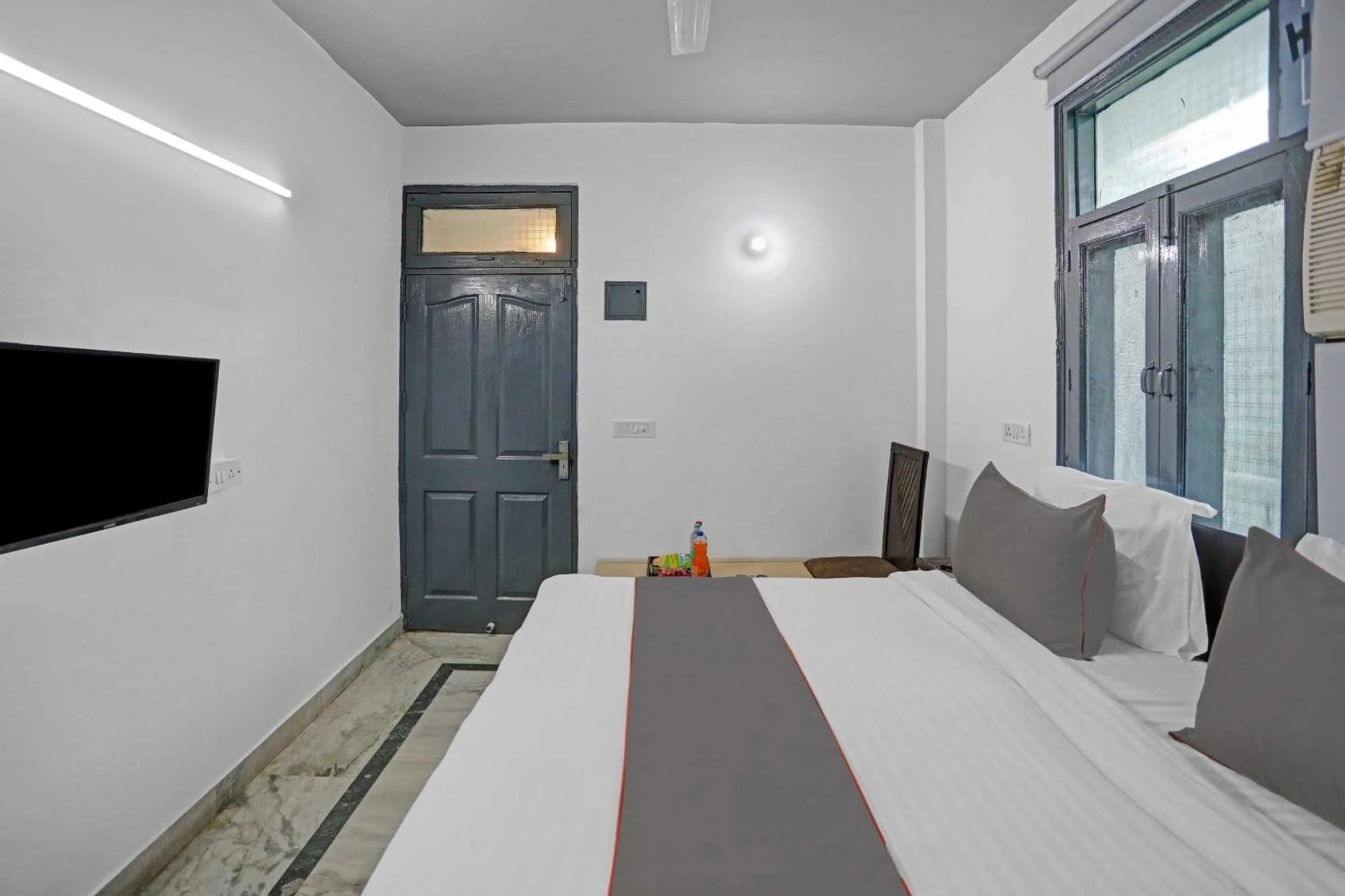 Facade/entrance, Bed in Hotel O The Premium Villa