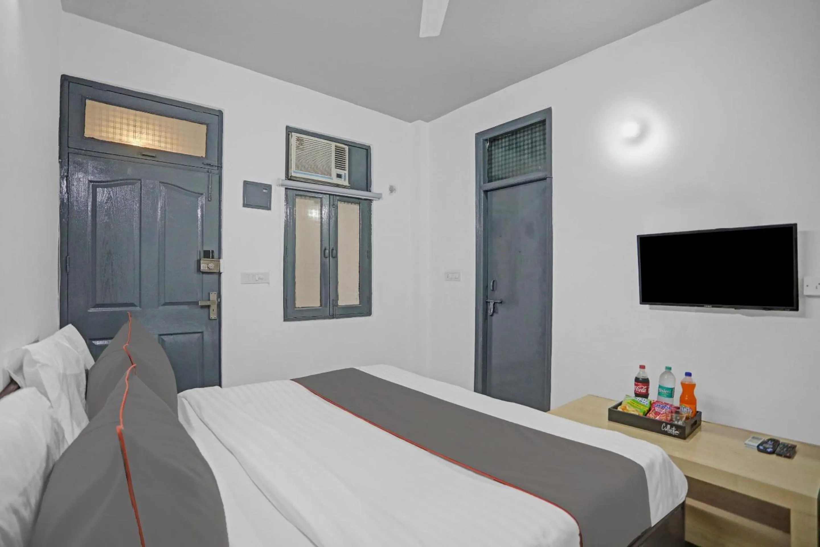 Bedroom, Bed in Hotel O The Premium Villa