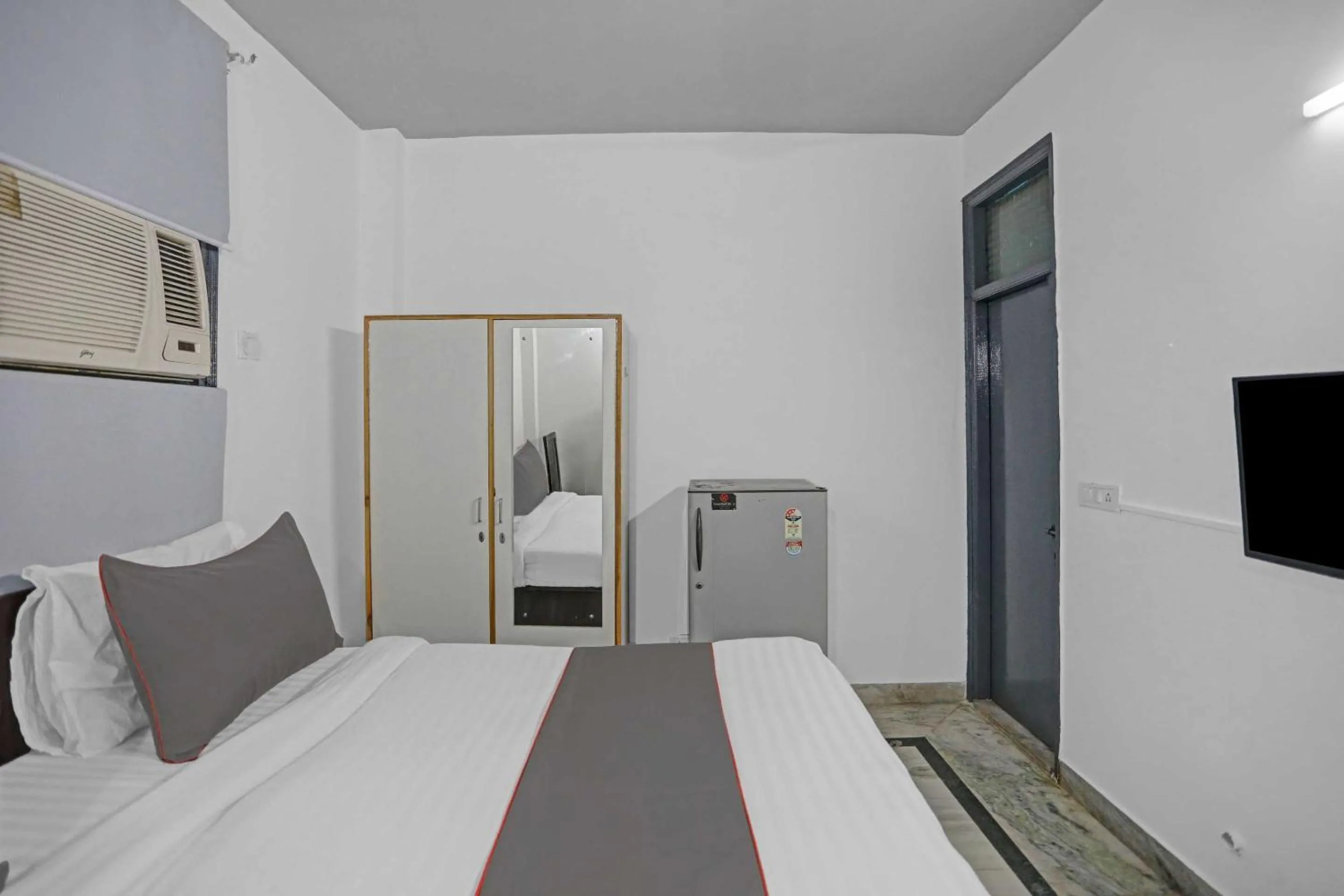 Bedroom, Bed in Hotel O The Premium Villa