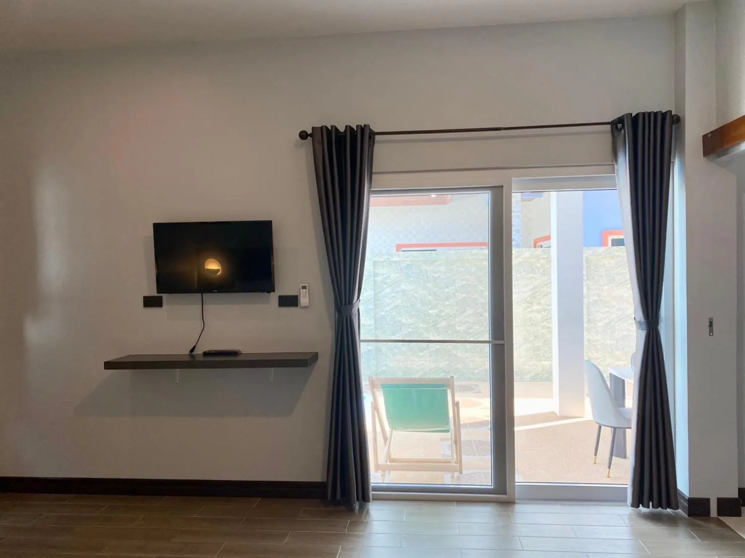 TV and multimedia in Blue Aura Pool Villa