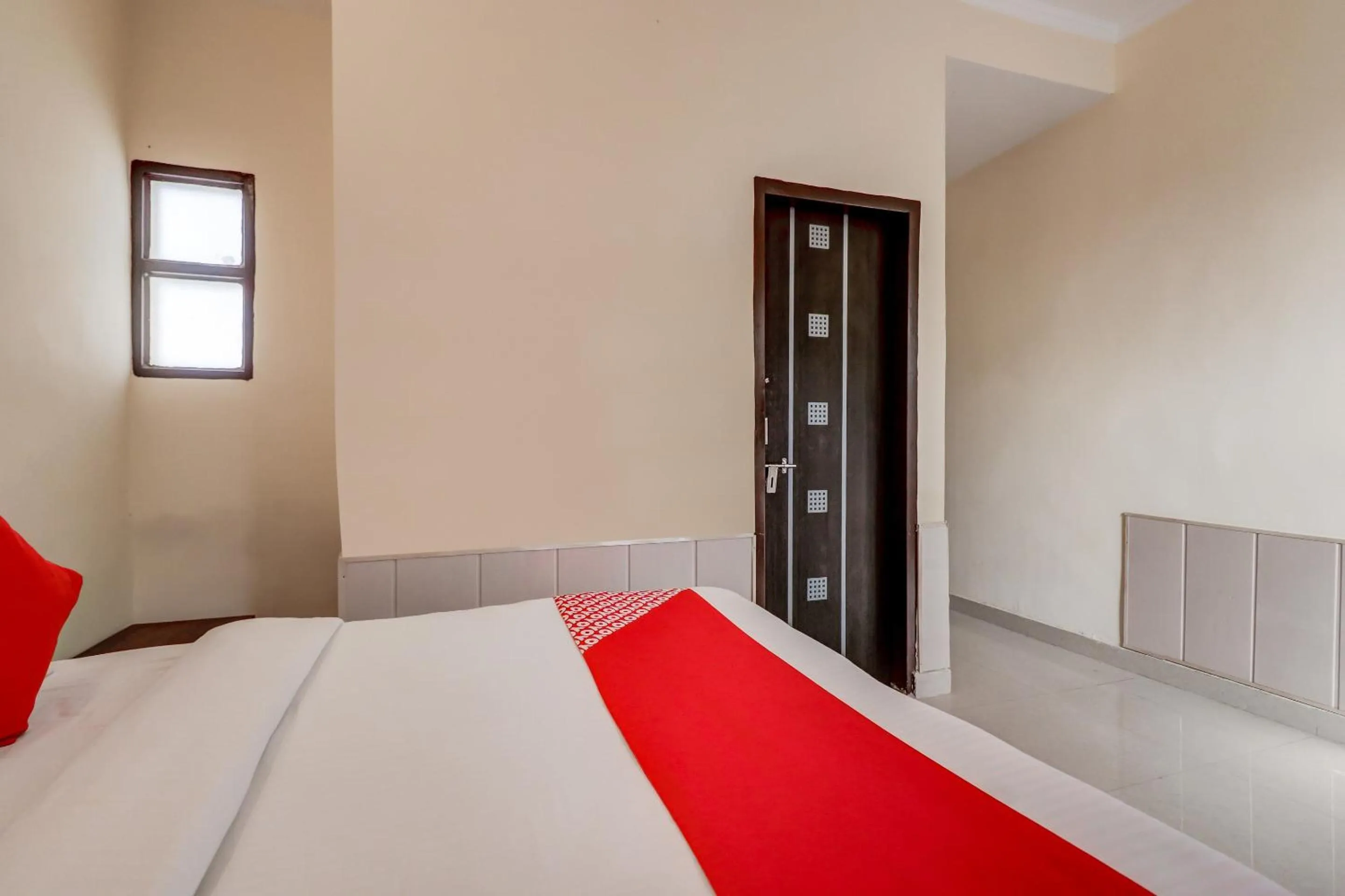 Bedroom, Bed in Hotel O Sapphire Near Omaxe Gurgaon Mall