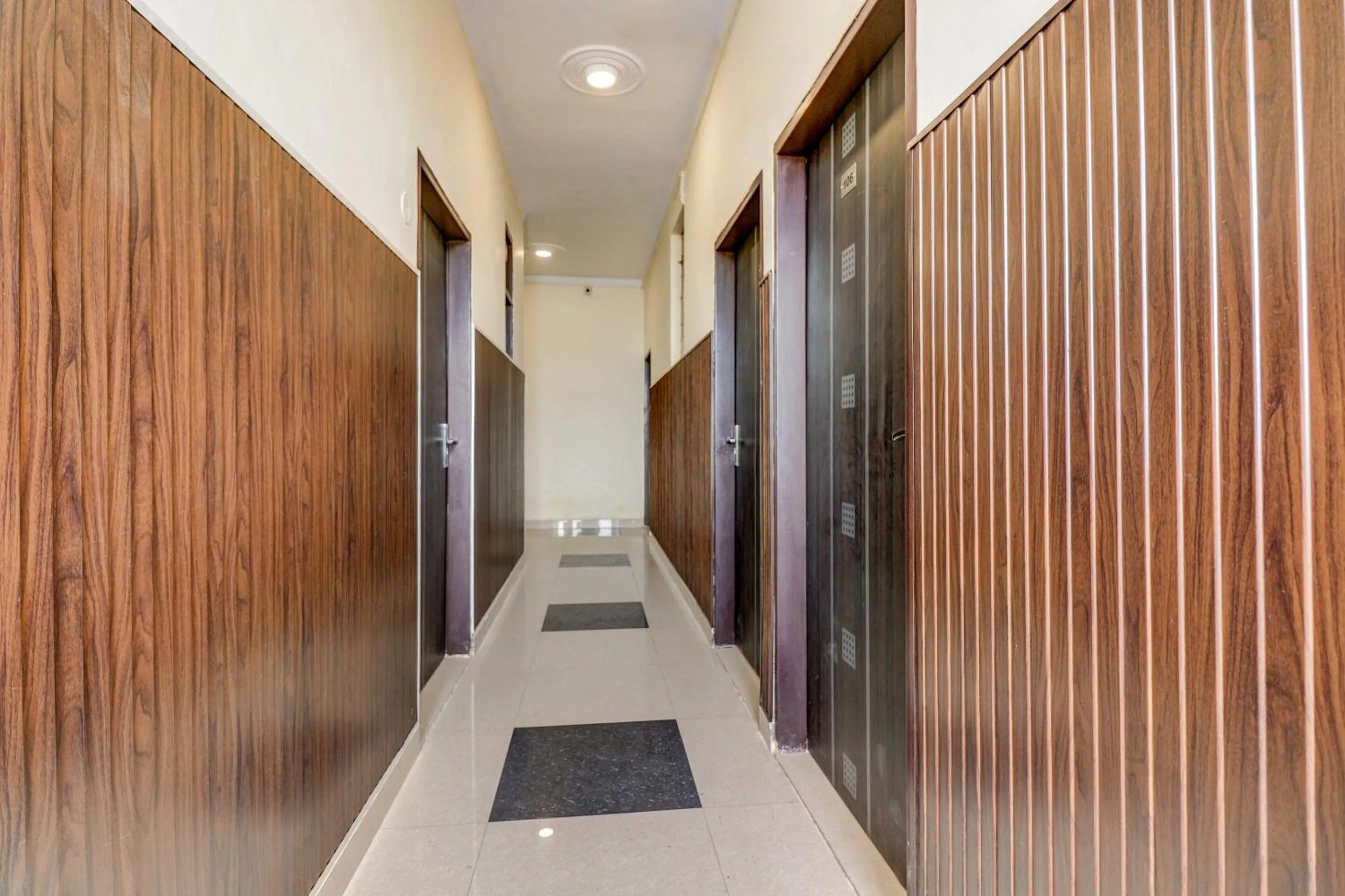 Bathroom in Hotel O Sapphire Near Omaxe Gurgaon Mall