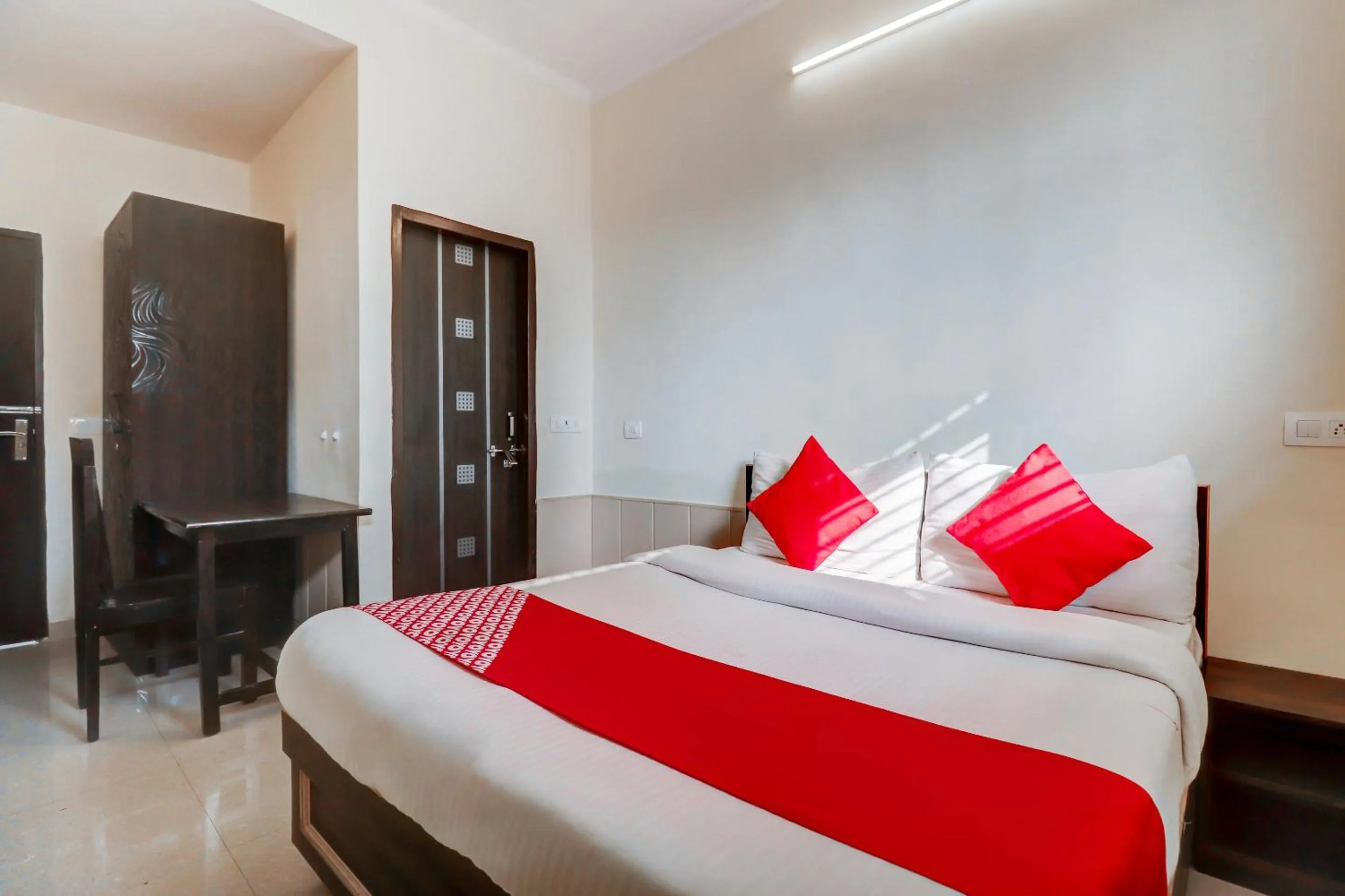 Bedroom, Bed in Hotel O Sapphire Near Omaxe Gurgaon Mall