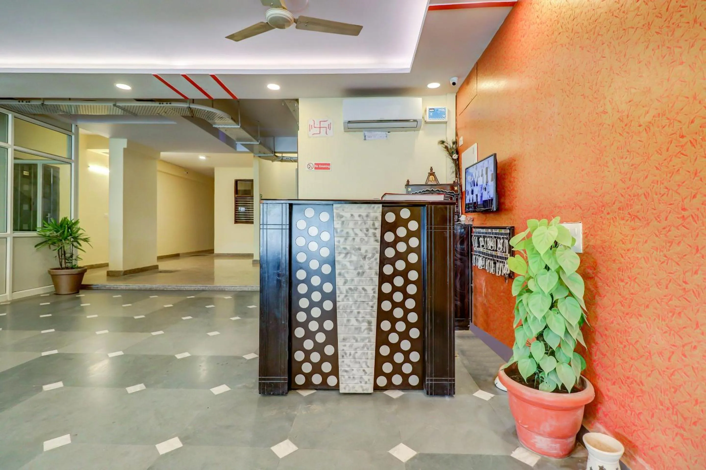 Lobby or reception in Hotel O Sapphire Near Omaxe Gurgaon Mall