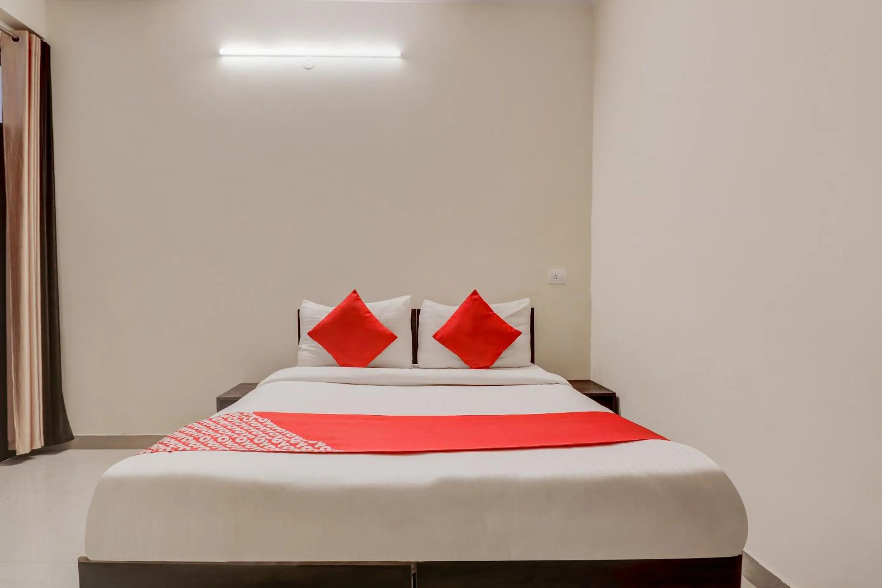 Bedroom, Bed in Hotel O Sapphire Near Omaxe Gurgaon Mall