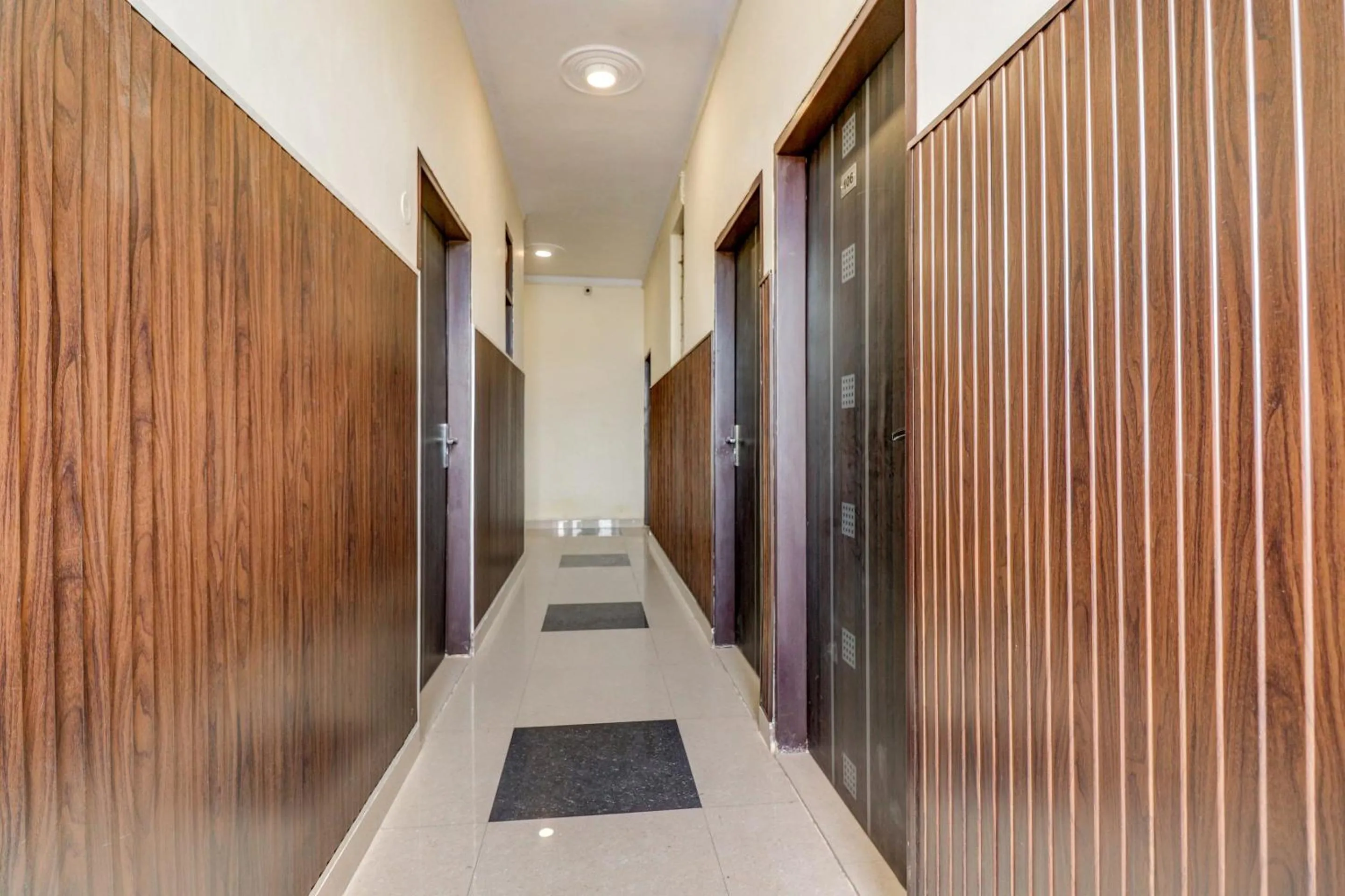 Bathroom in Hotel O Sapphire Near Omaxe Gurgaon Mall