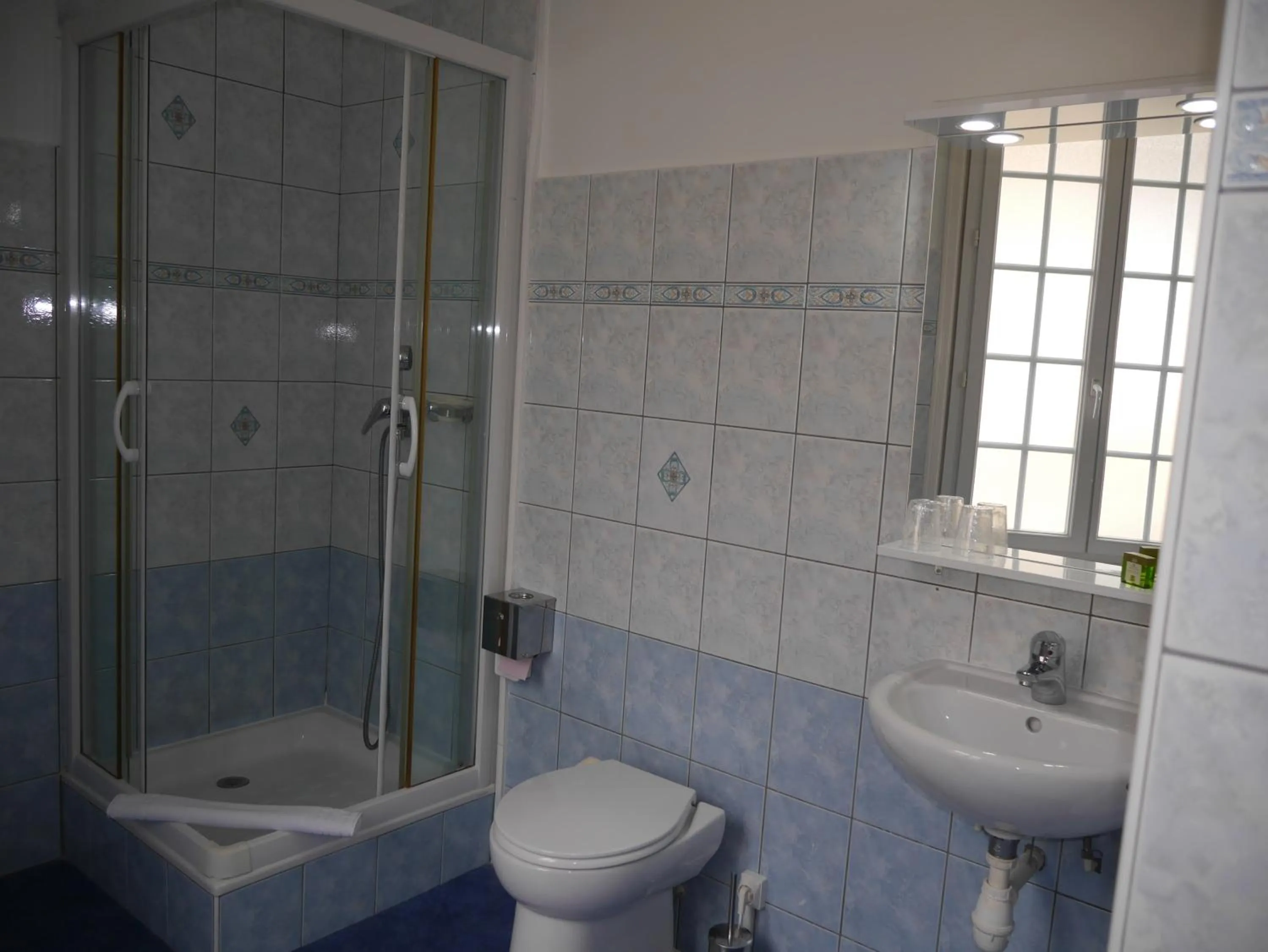 Logis Hôtel du Commerce