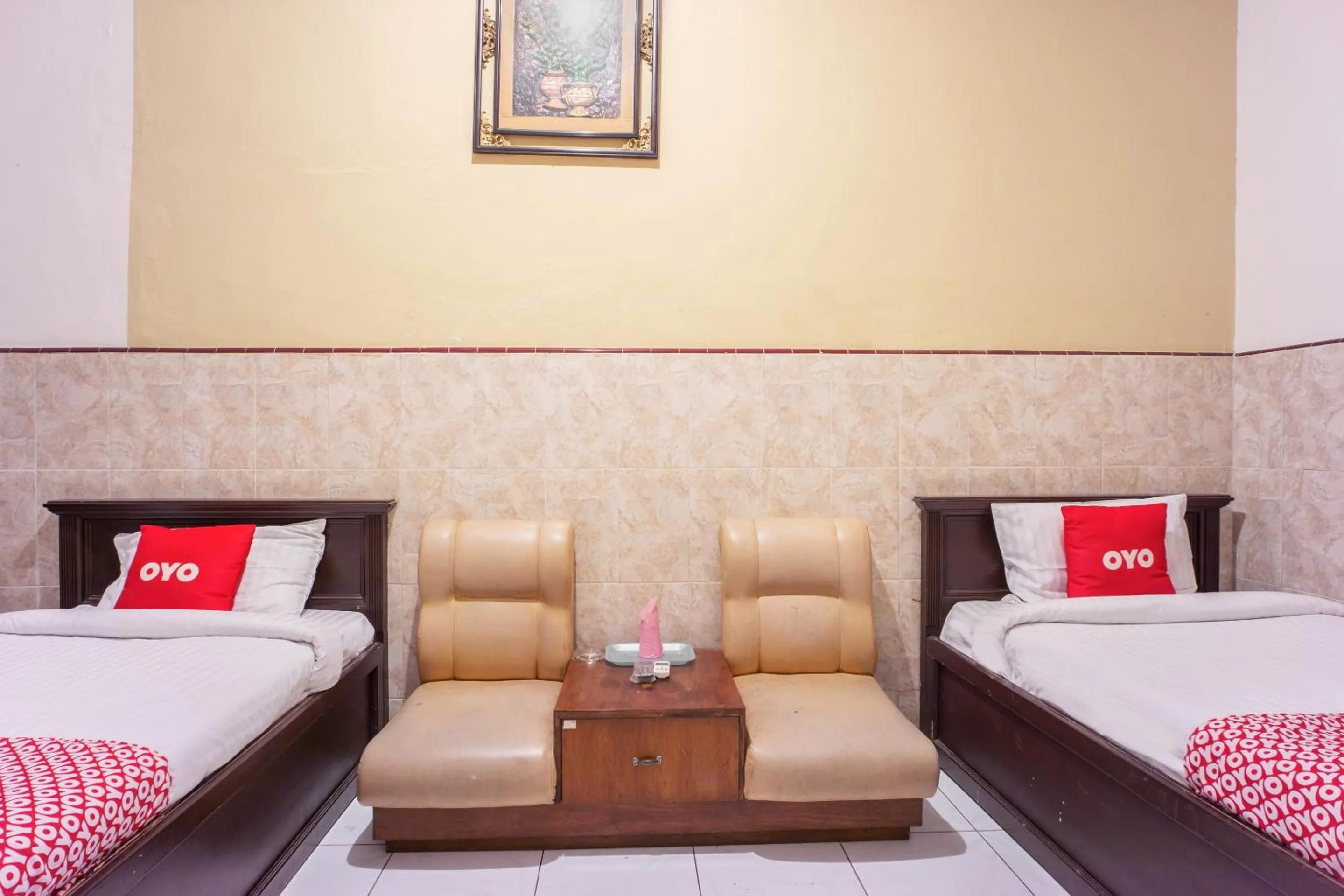 Bedroom, Bed in OYO 2180 Vina Vira Hotel