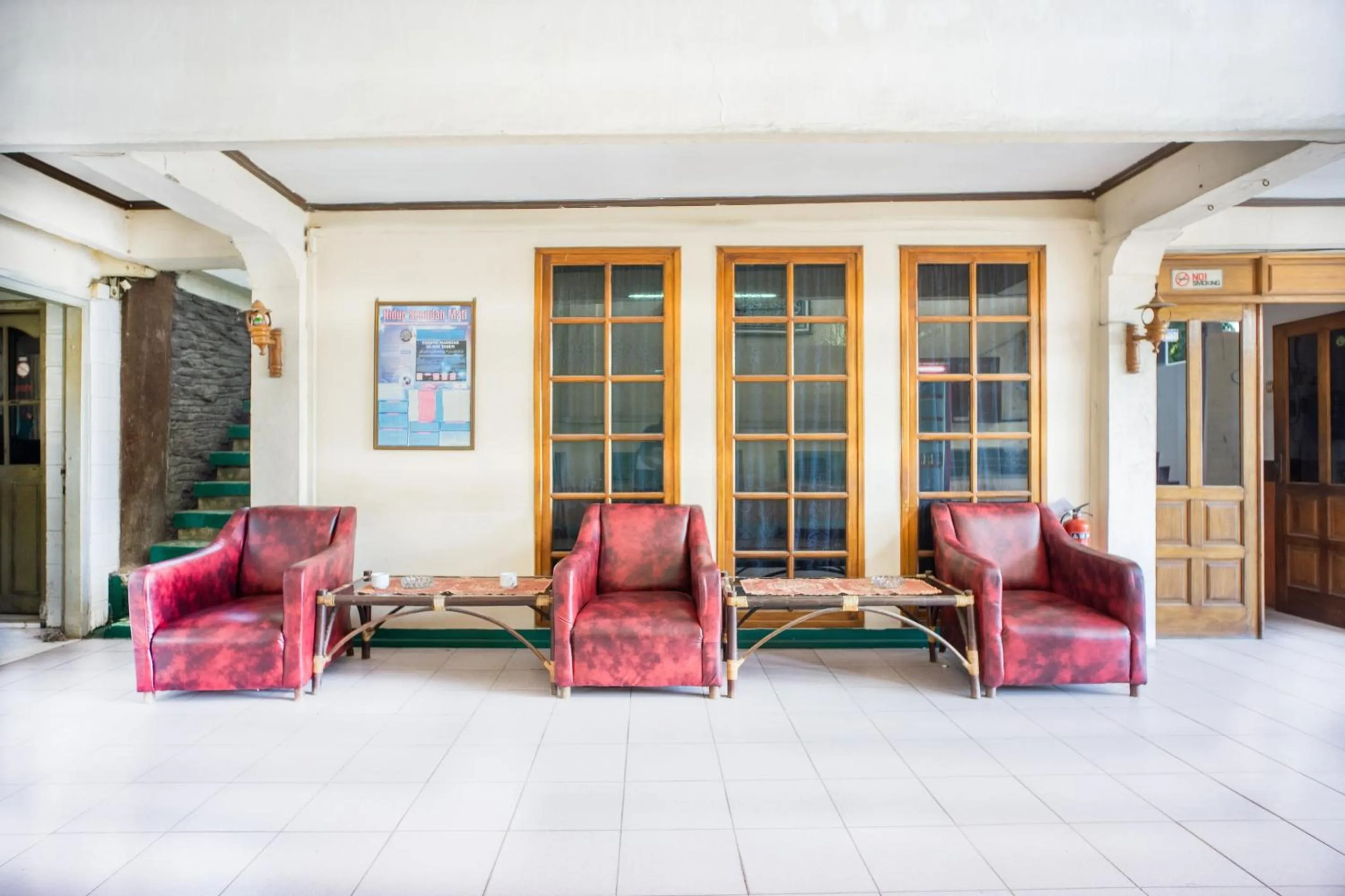 Lobby or reception in OYO 2180 Vina Vira Hotel