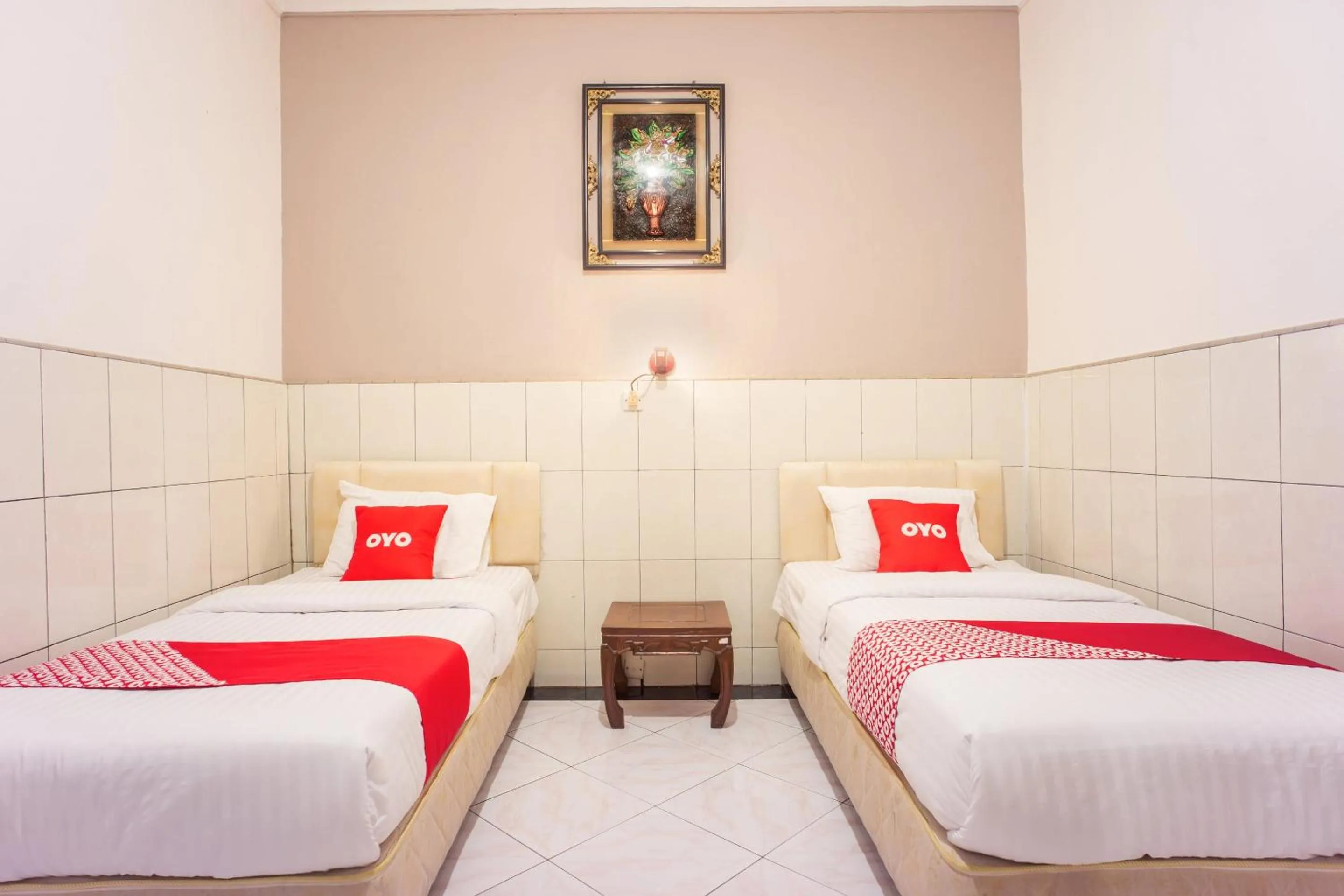 Bedroom, Bed in OYO 2180 Vina Vira Hotel