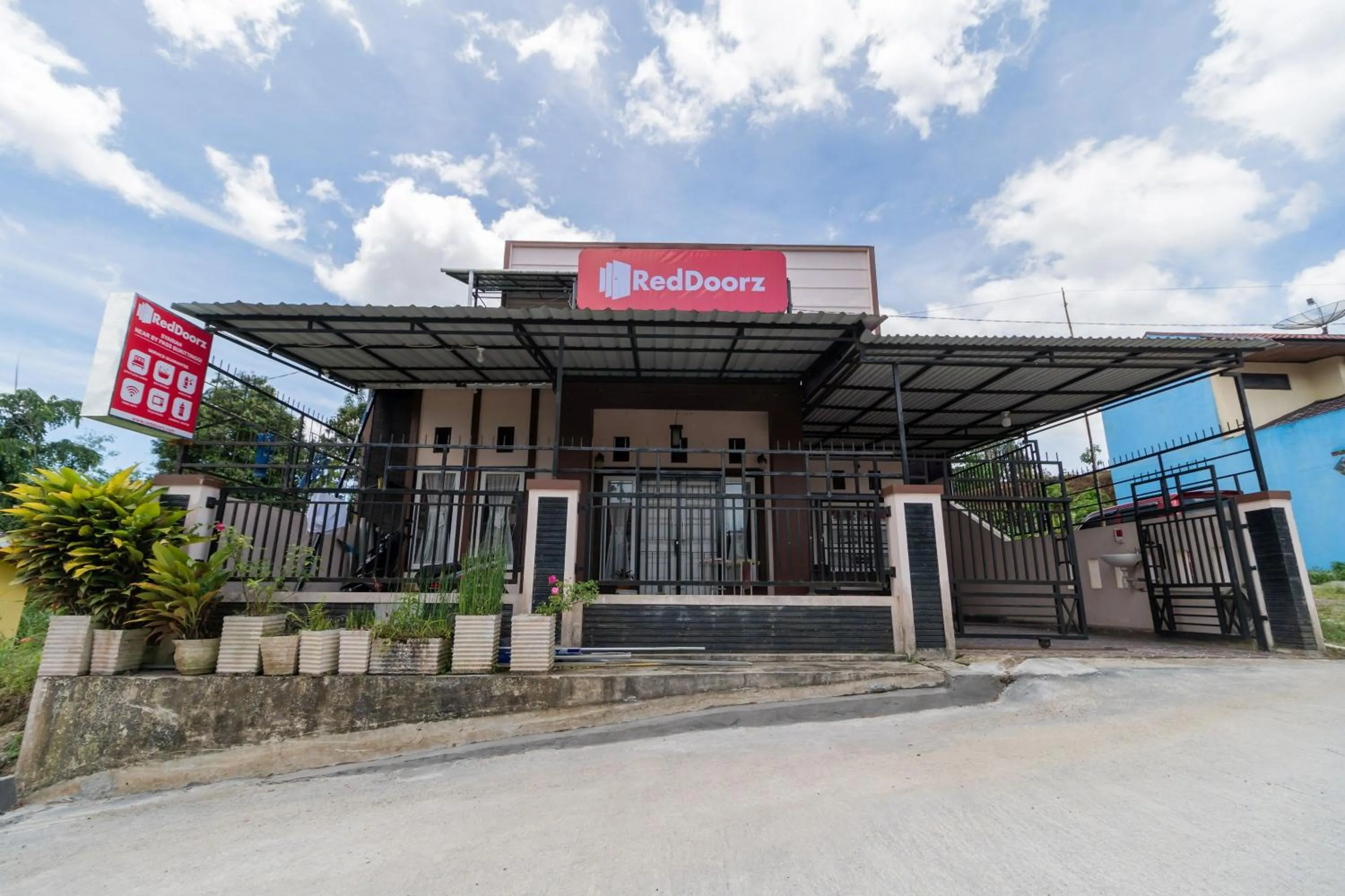 Property building in RedDoorz Syariah at D'Ostha Residence