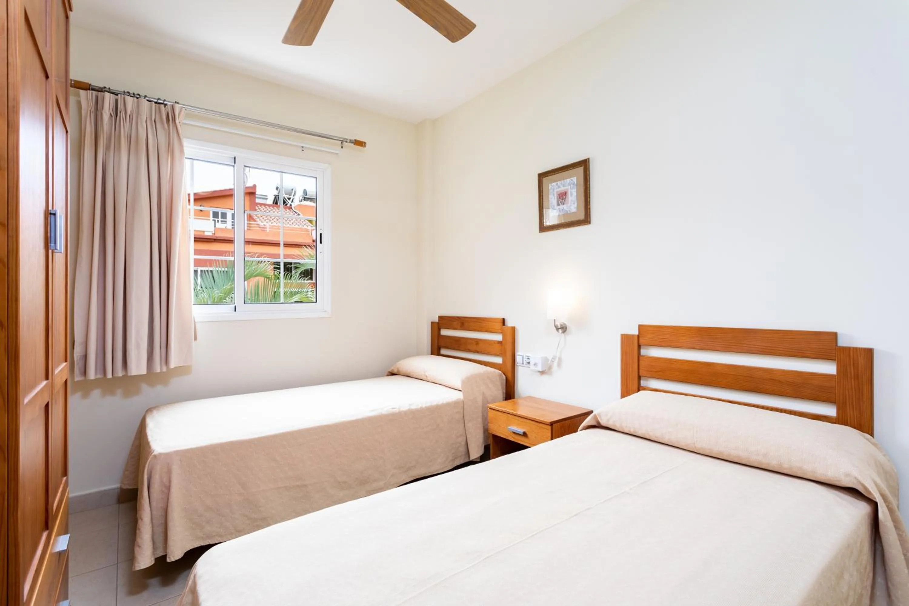 Bedroom, Bed in Residencial El Llano