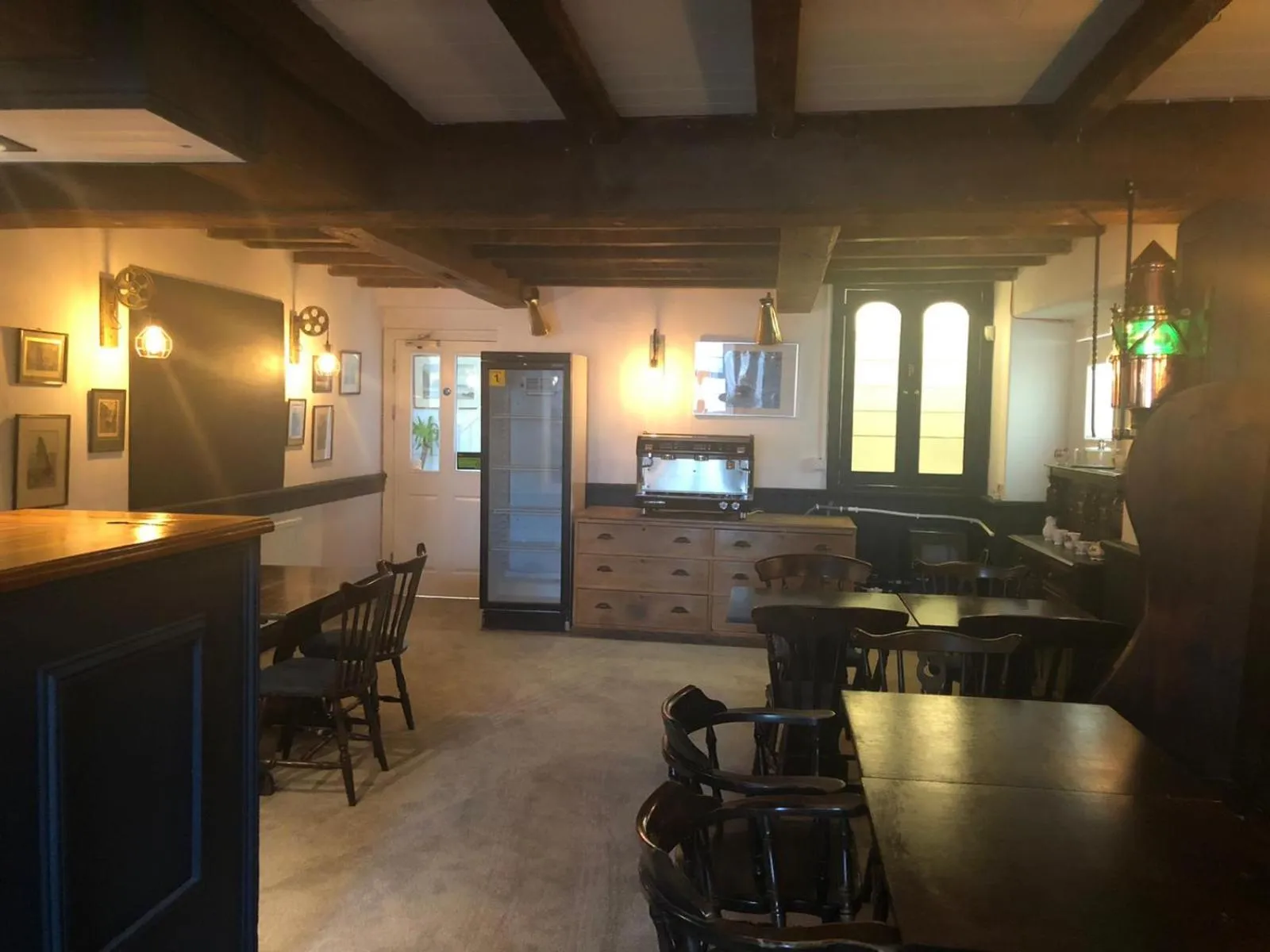 Lounge or bar in The Top House Inn