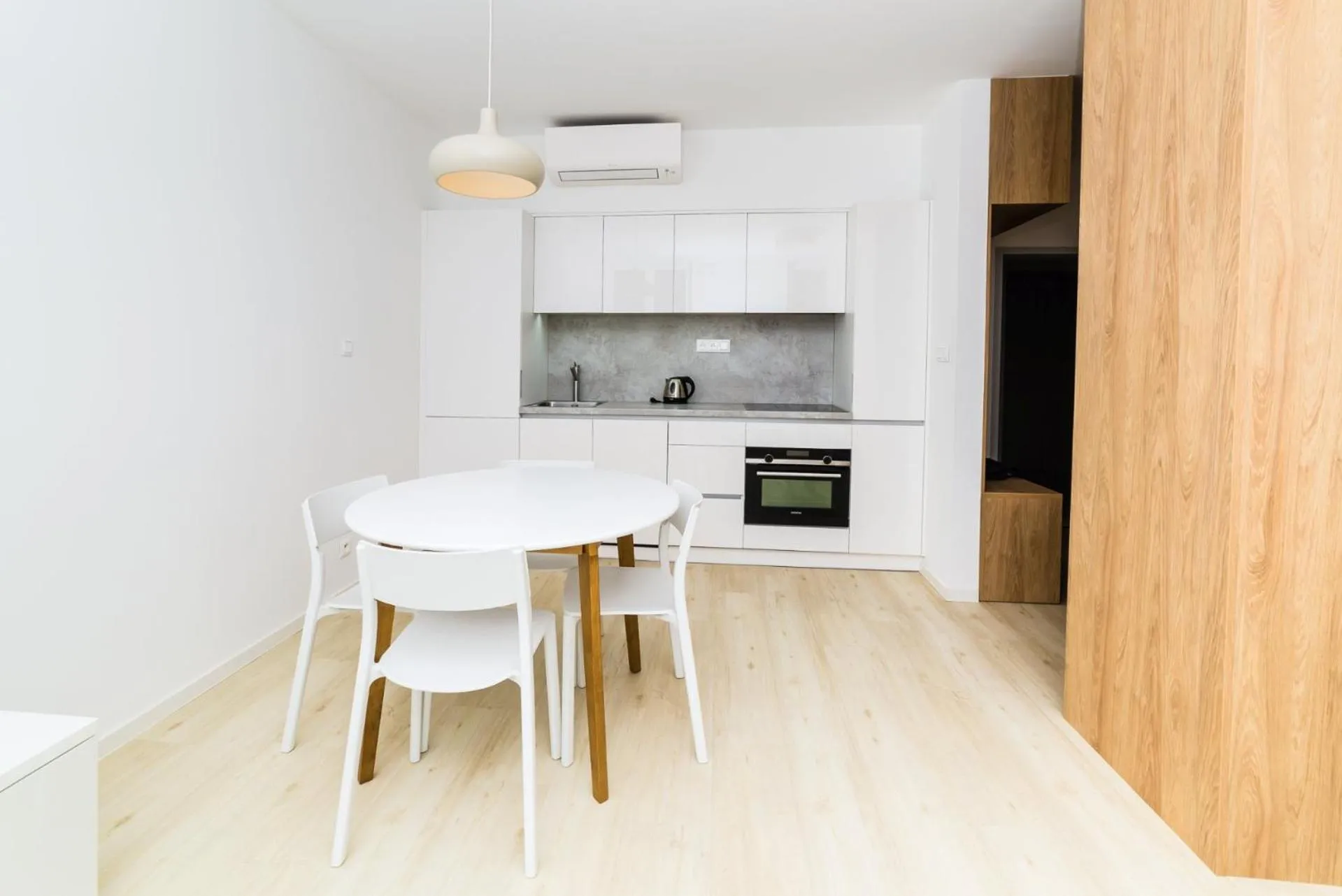 Kitchen or kitchenette in City Castle Apartments Free Parking