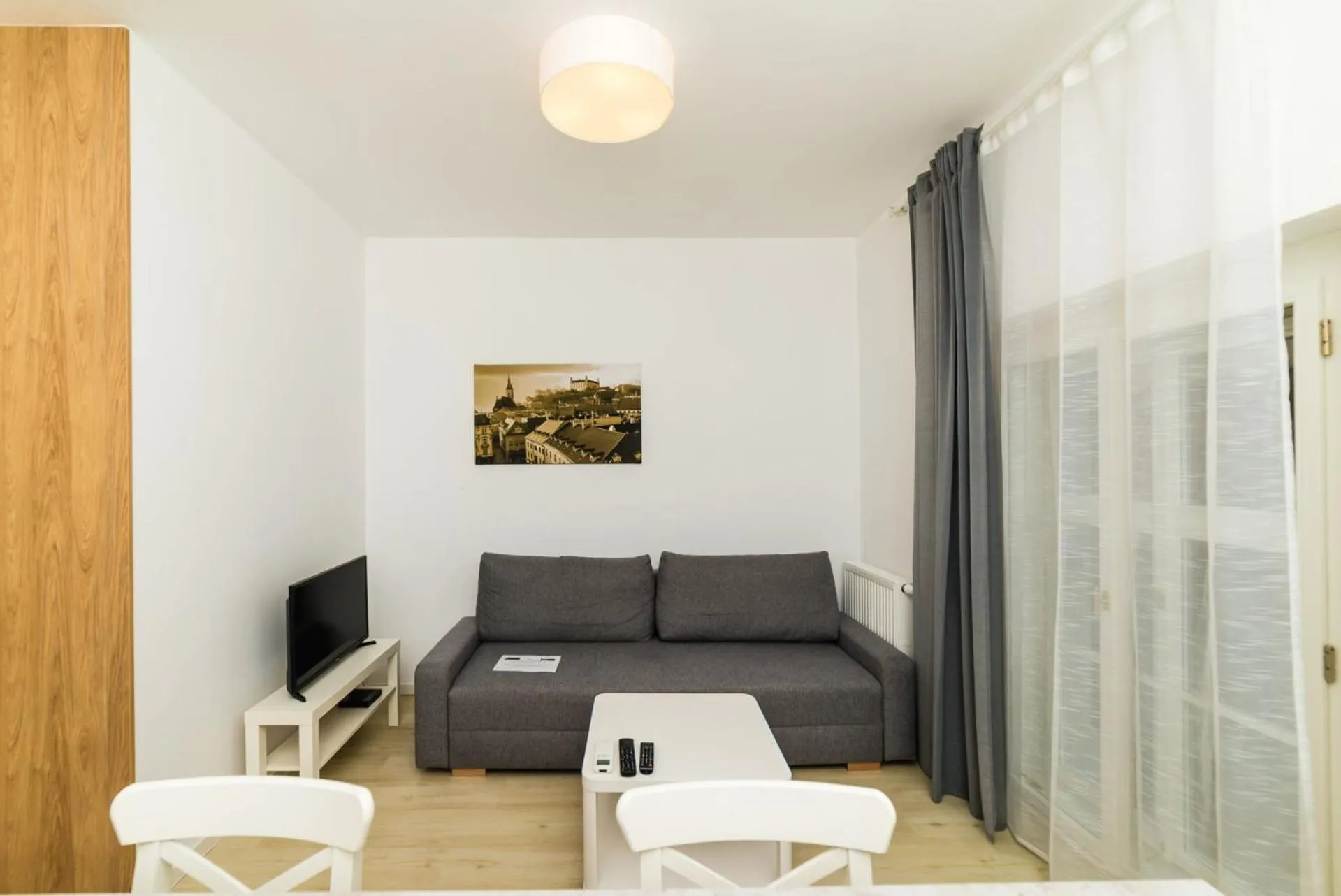 TV and multimedia in City Castle Apartments Free Parking