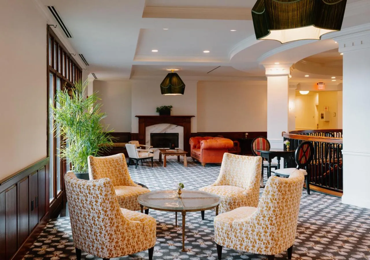 Lobby or reception in French Quarter Inn
