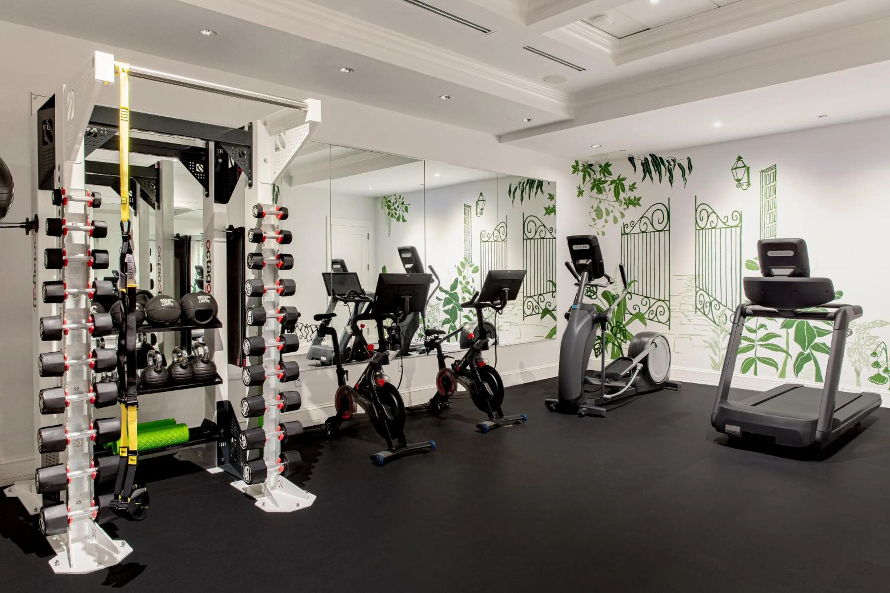 Fitness centre/facilities in French Quarter Inn