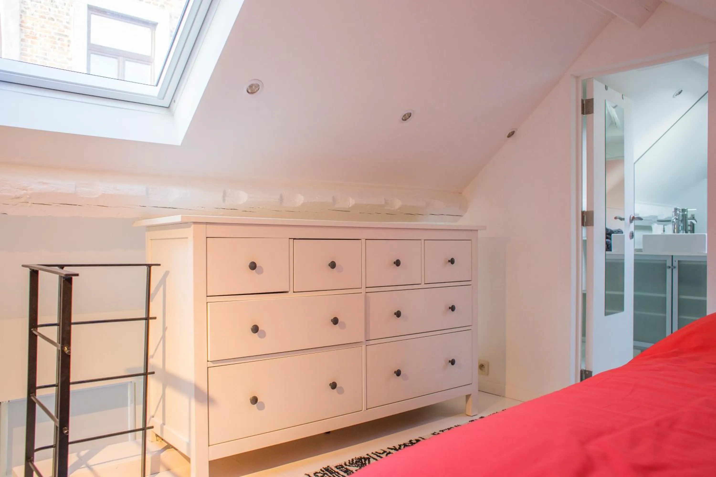 Bedroom, Bed in La Garçonnière de Wiertz - Esc'Appart