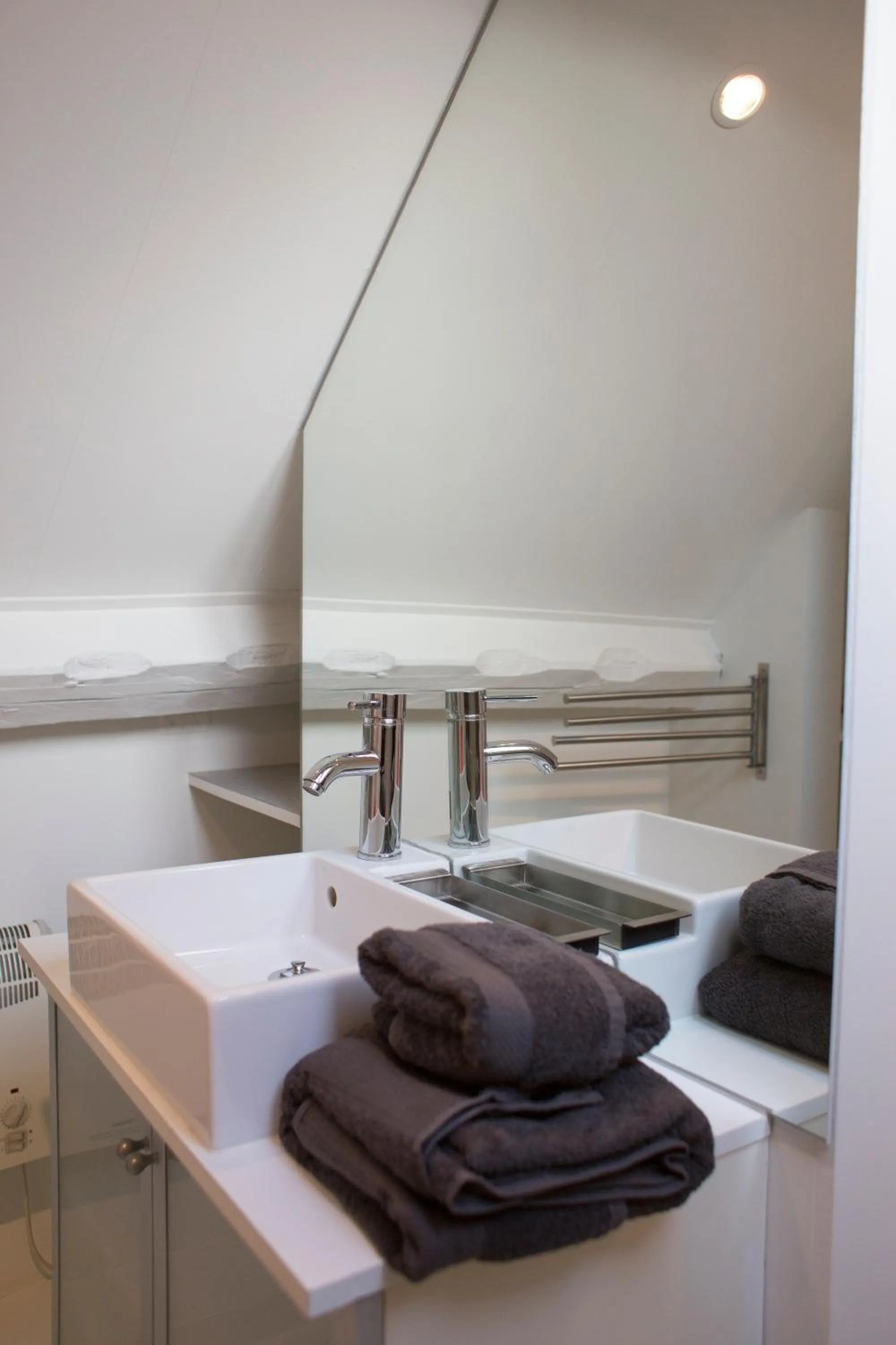 Bathroom in La Garçonnière de Wiertz - Esc'Appart