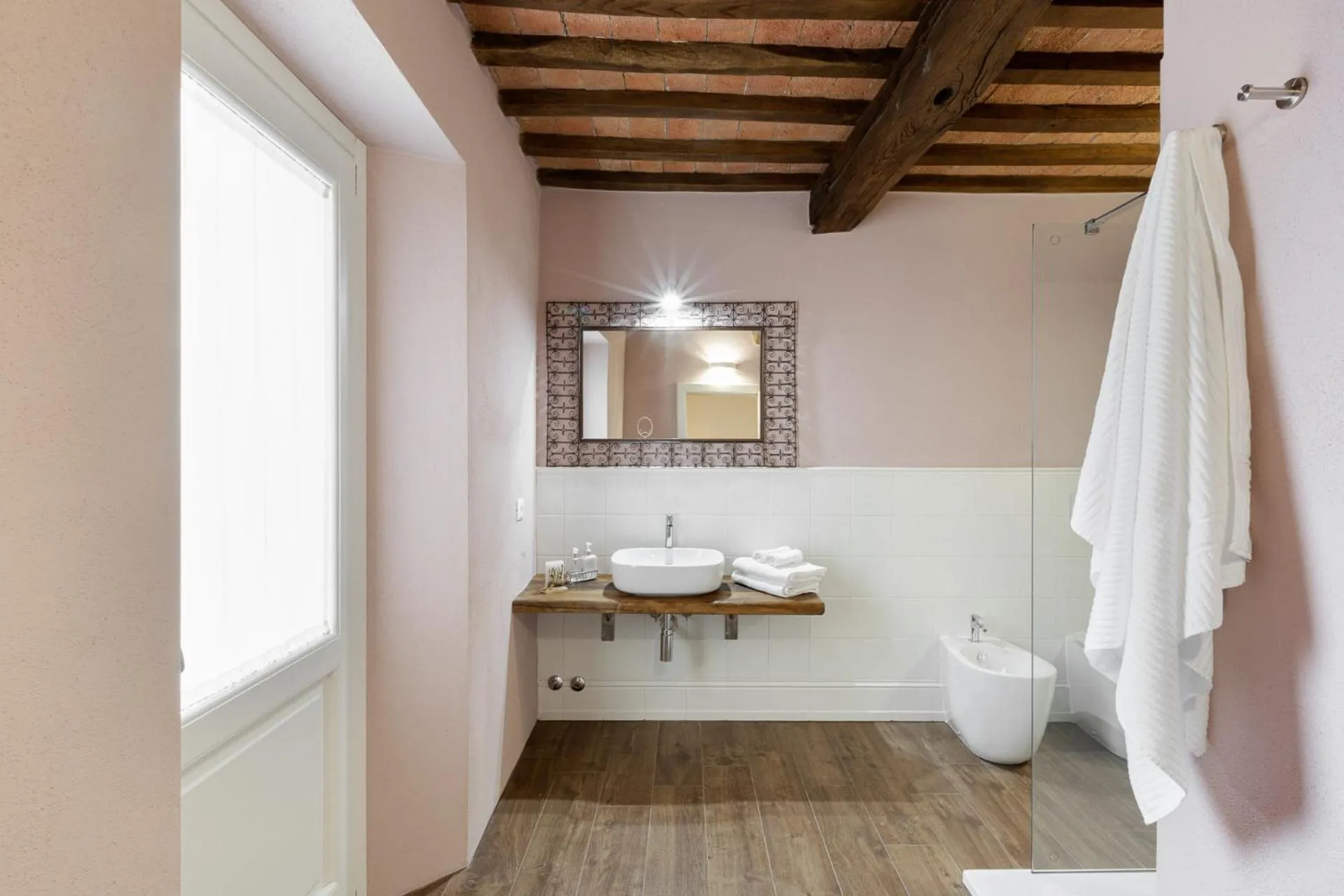 Bathroom in B&B Gli Archi