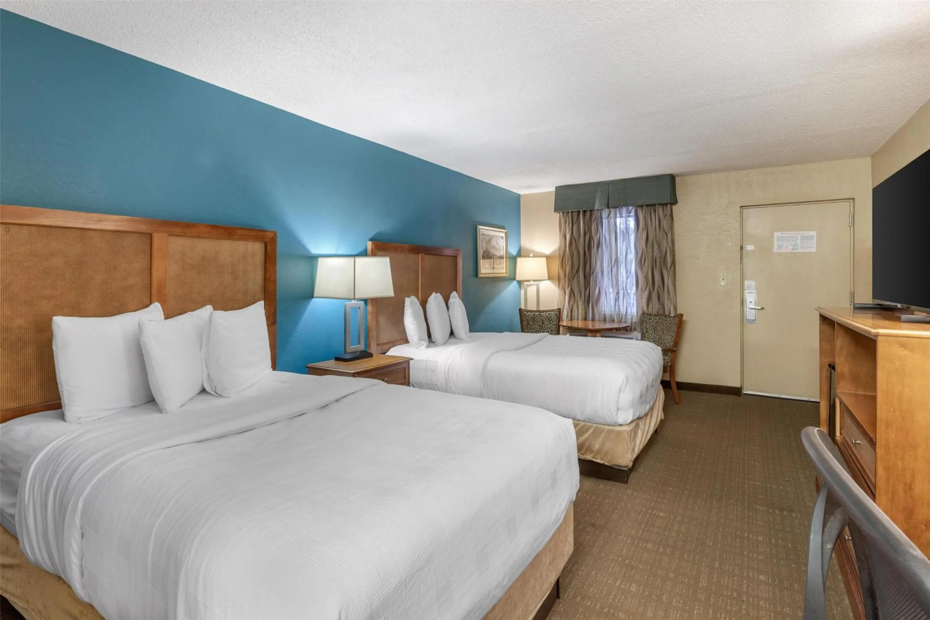 Bedroom, Bed in Best Western Charleston Inn