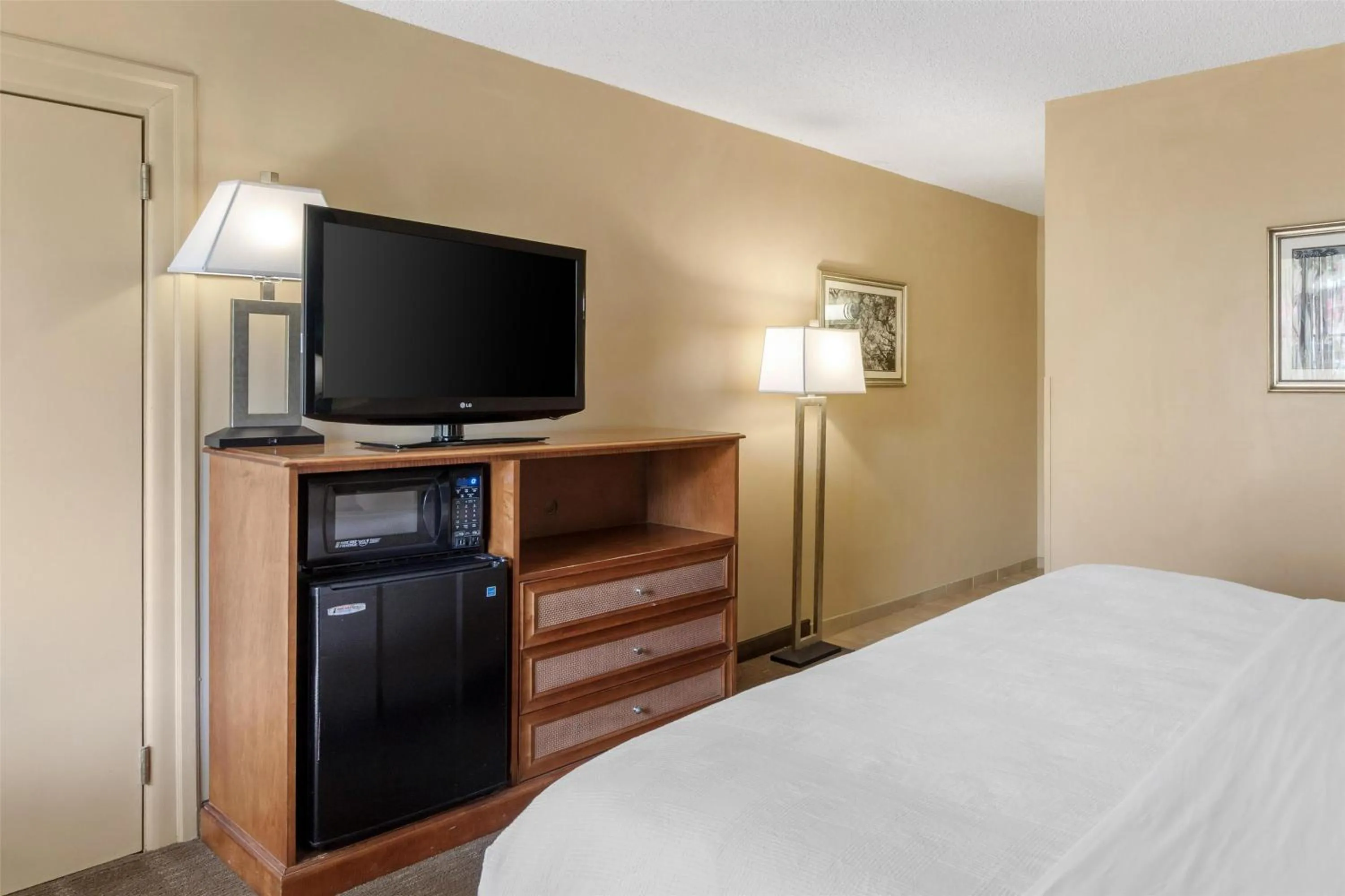 Bedroom, Bed in Best Western Charleston Inn