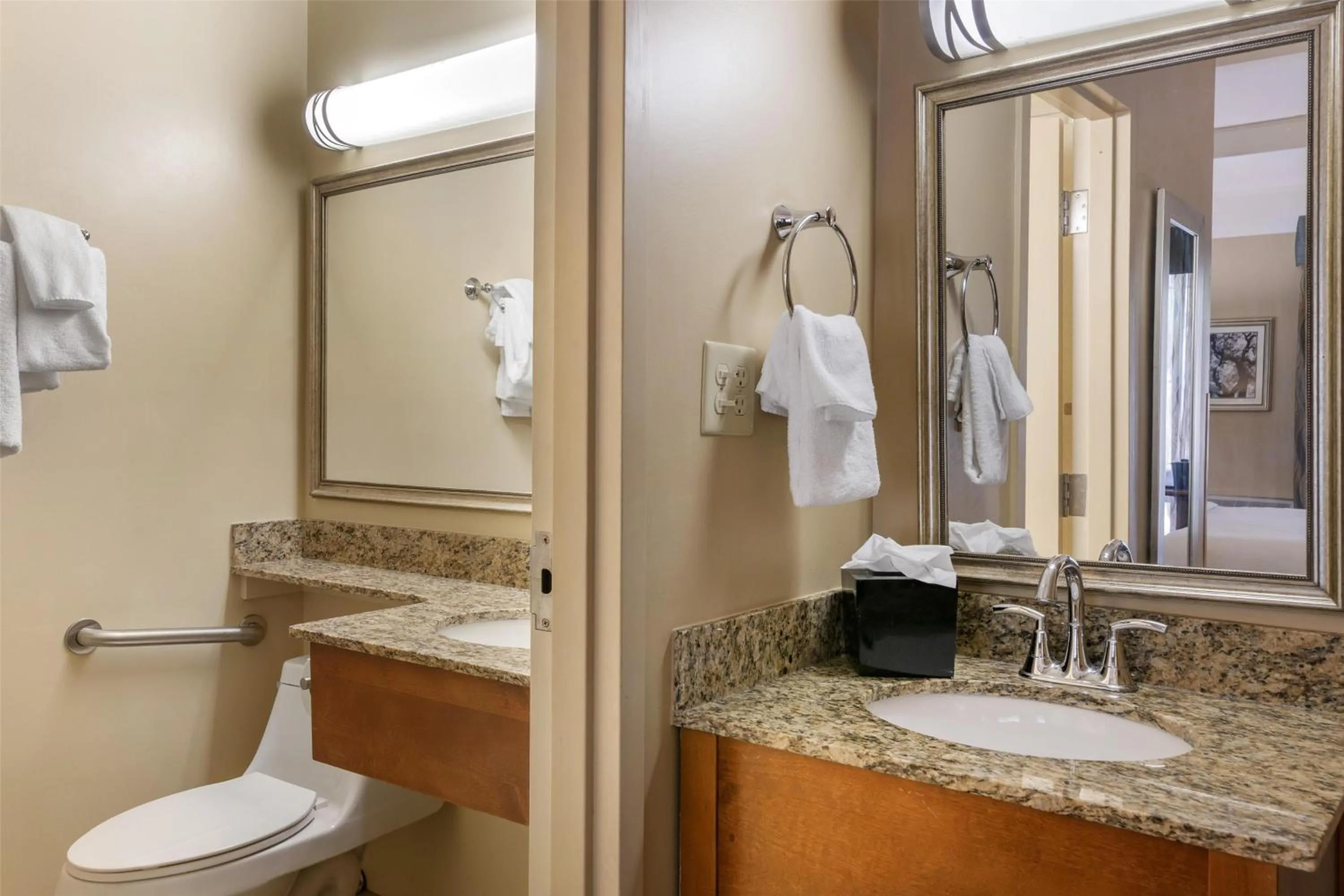 Bathroom in Best Western Charleston Inn