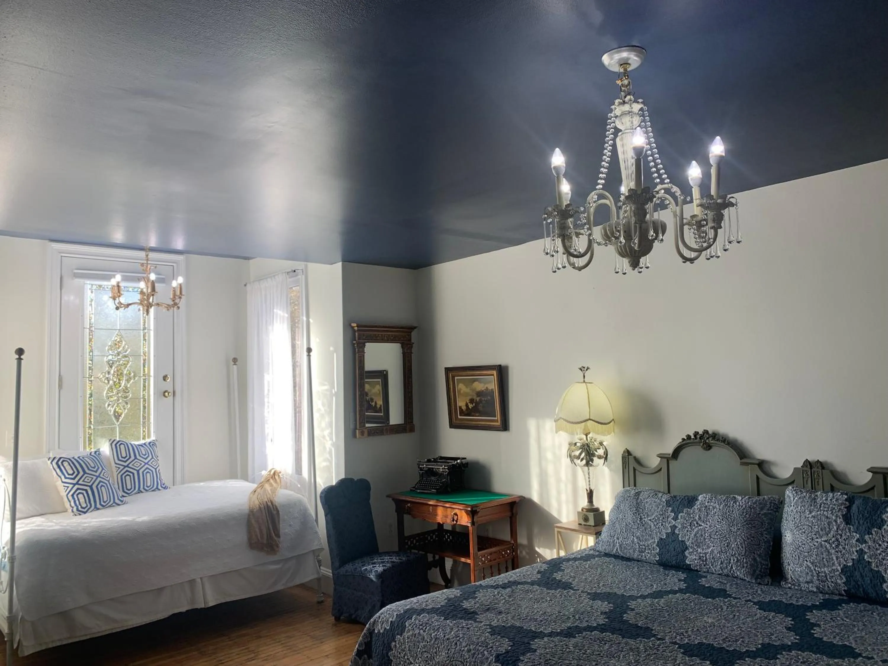 Photo of the whole room, Bed in The Philadelphia Hotel Bella Vista