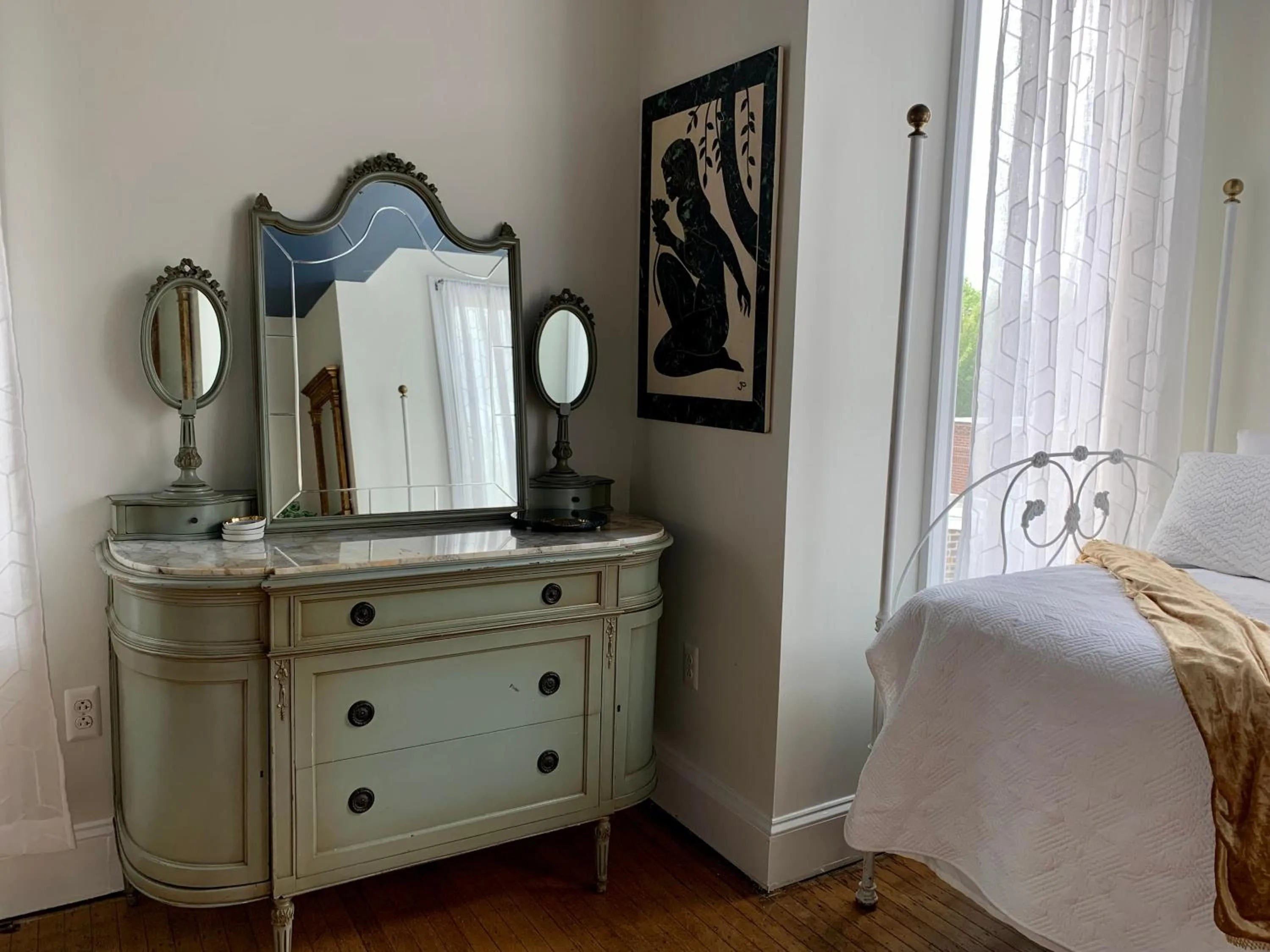 Bed in The Philadelphia Hotel Bella Vista